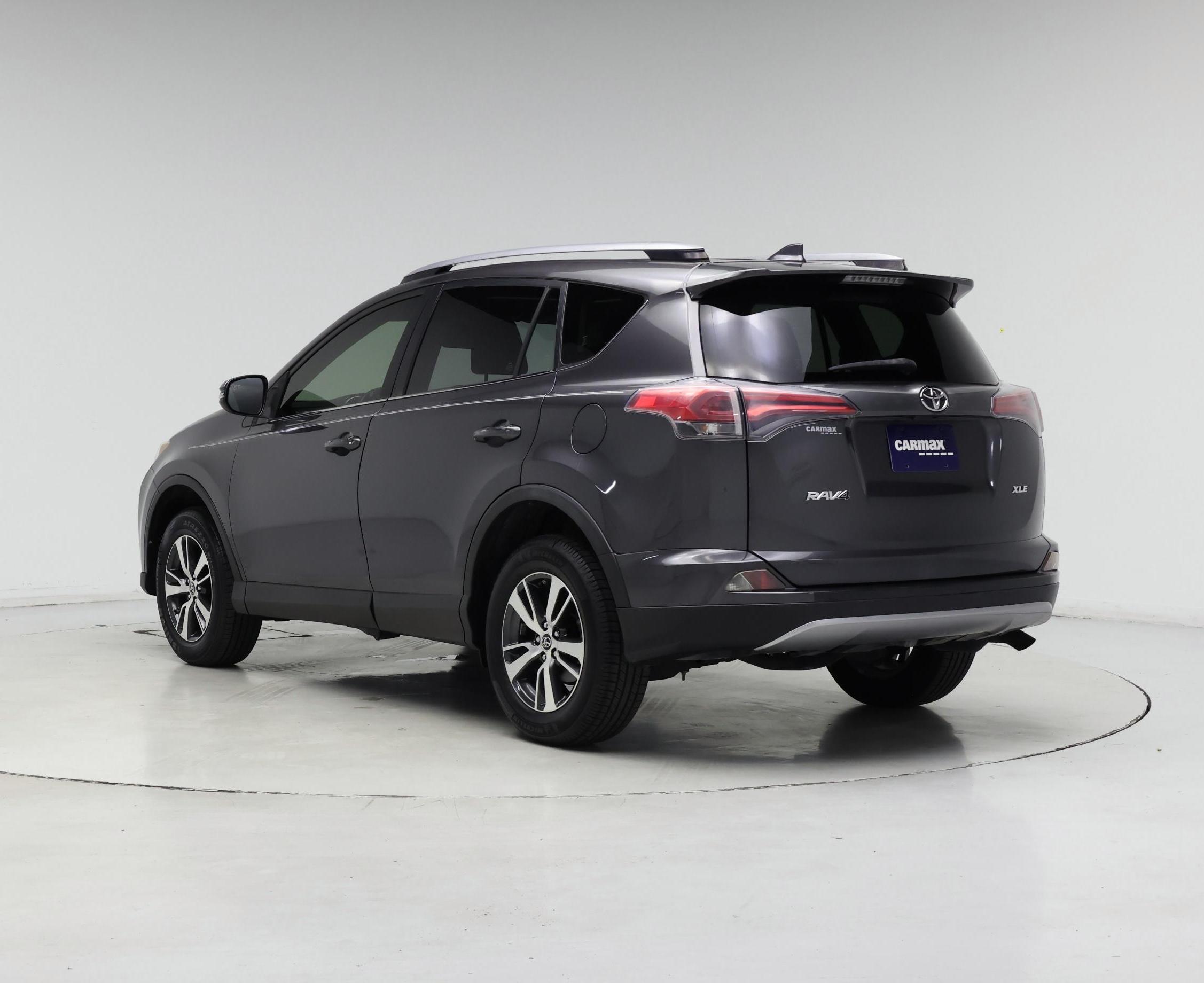 Thumbnail: 2018 Toyota RAV4 - 2