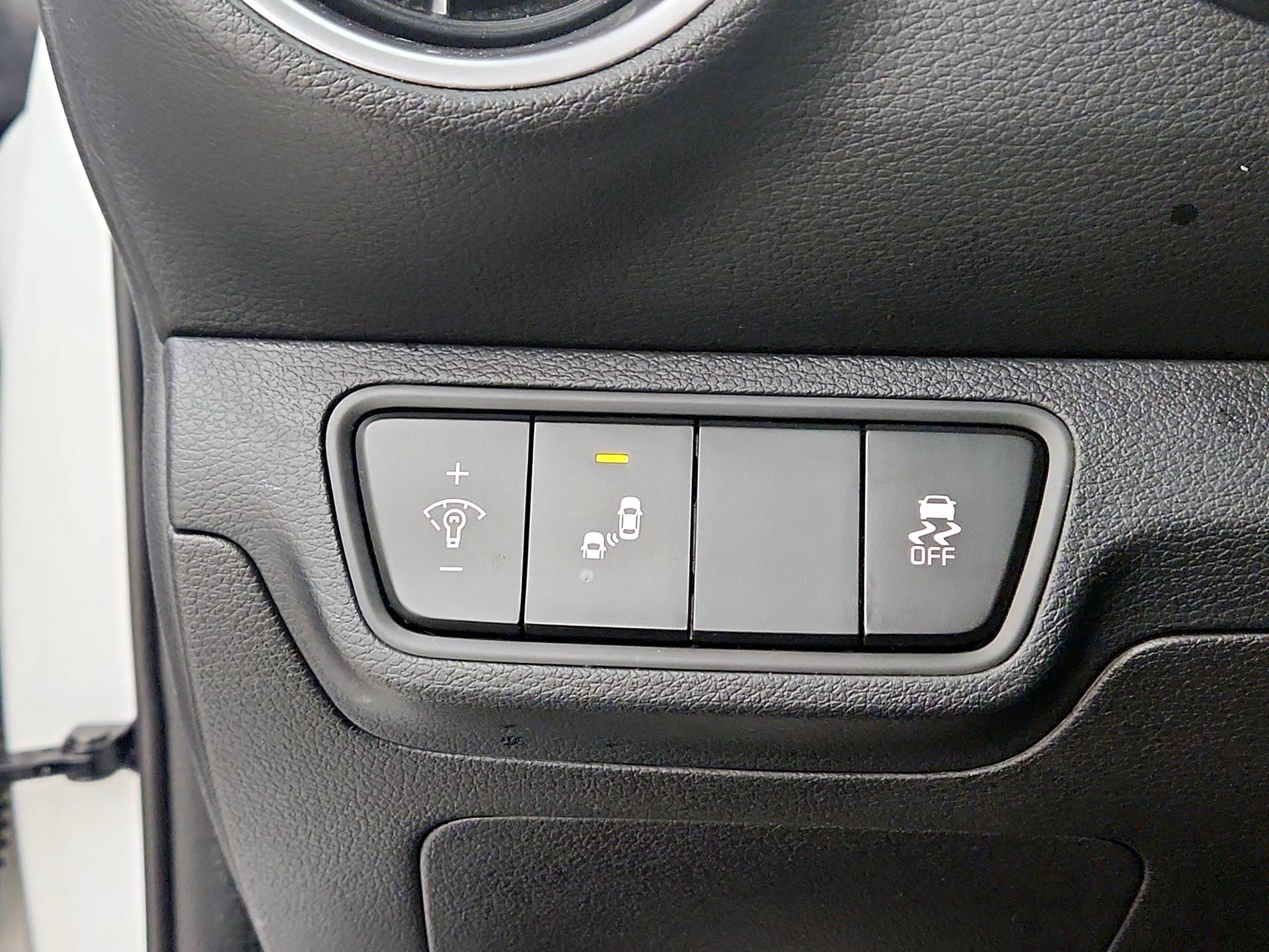 Thumbnail: 2022 Kia Forte - 13