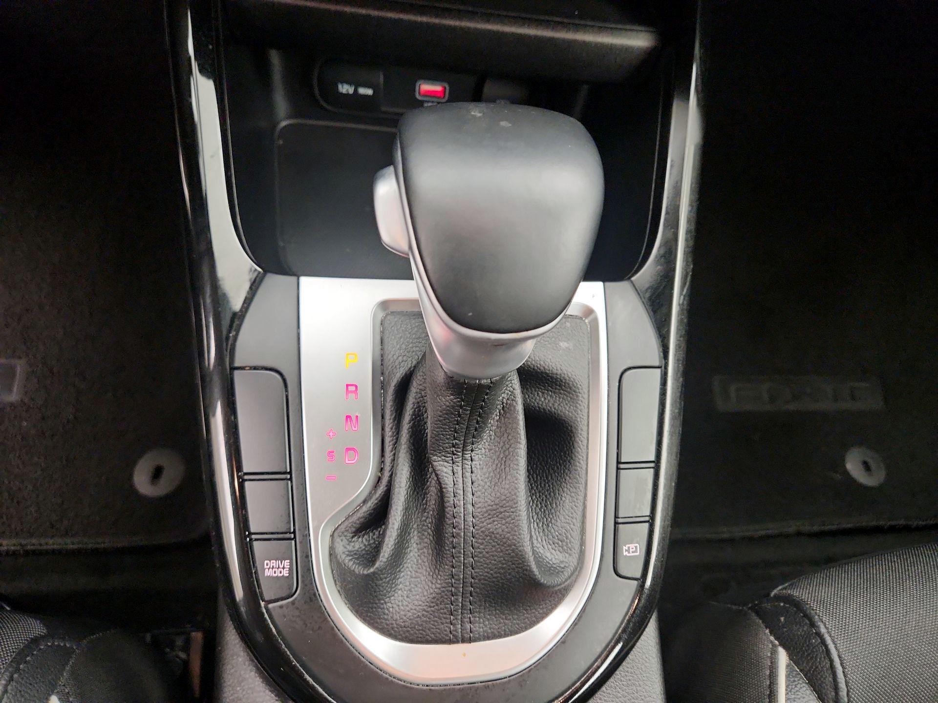 Thumbnail: 2022 Kia Forte - 18