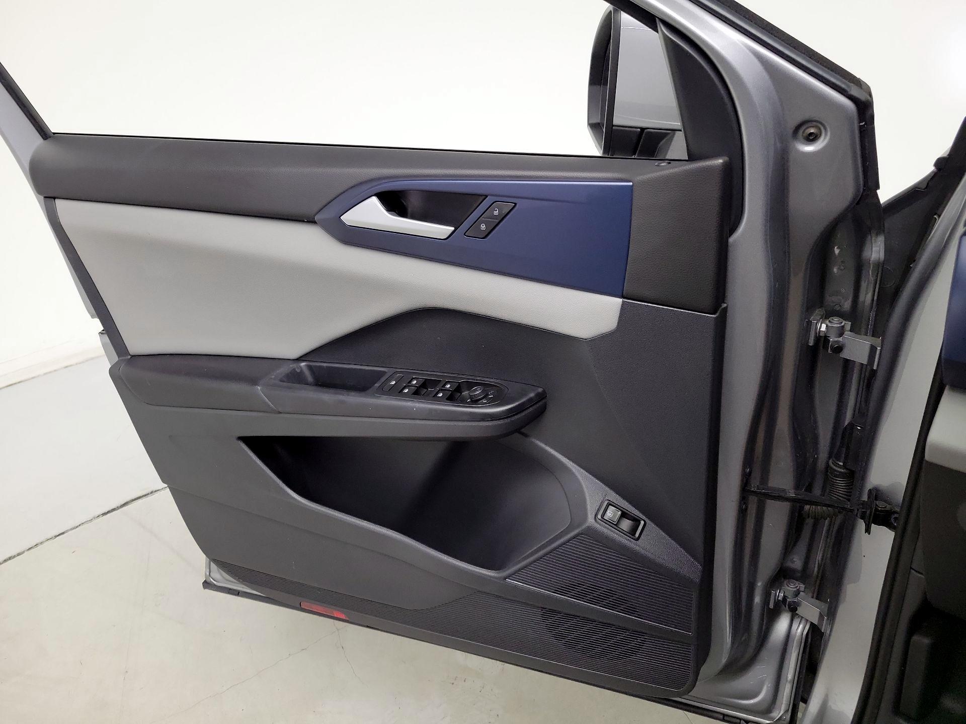 Thumbnail: 2023 Volkswagen Taos - 12