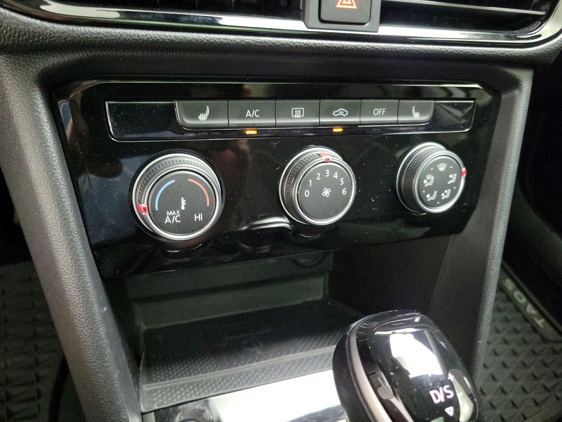 Thumbnail: 2023 Volkswagen Taos - 17