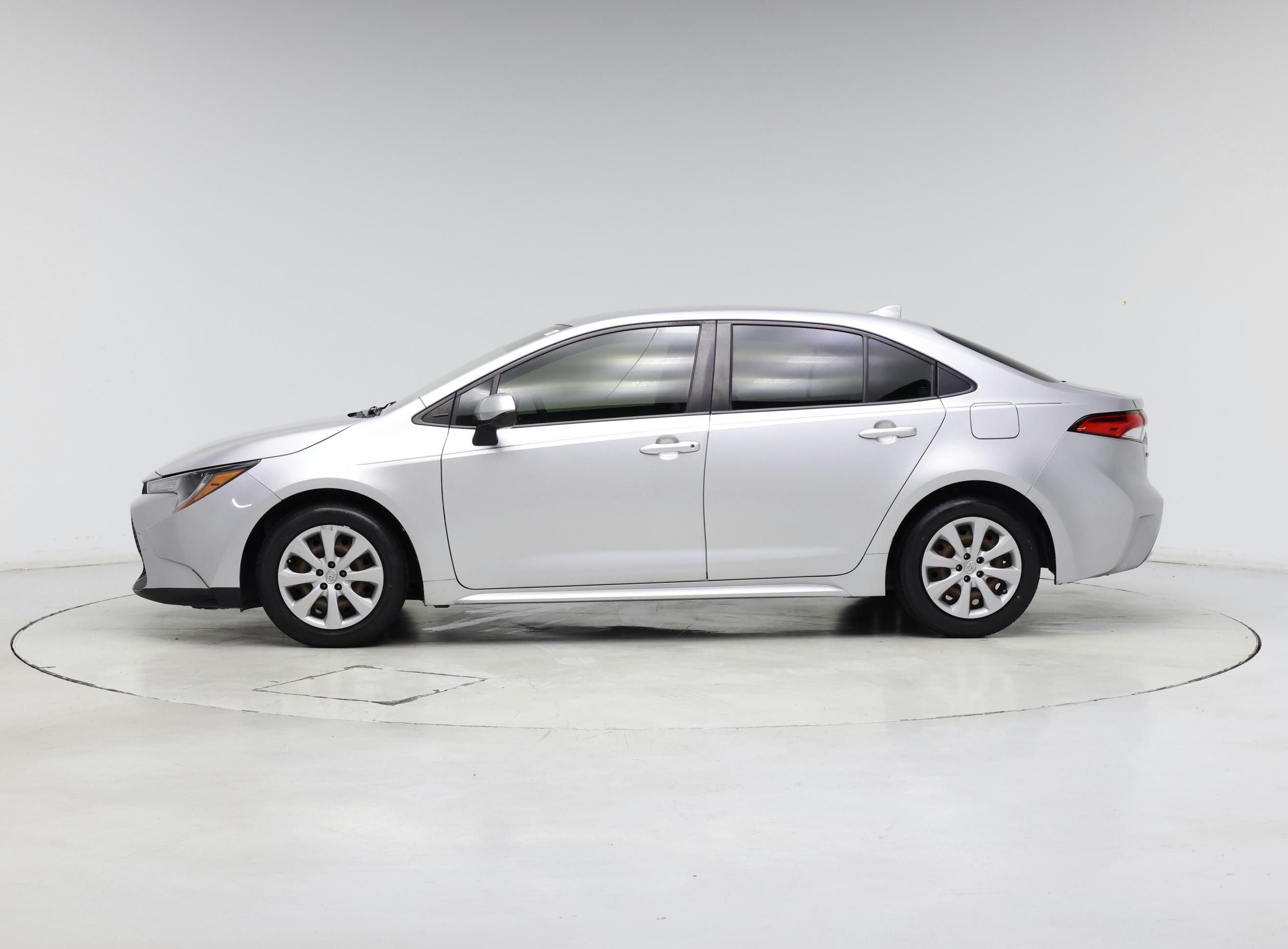 Thumbnail: 2021 Toyota Corolla - 3