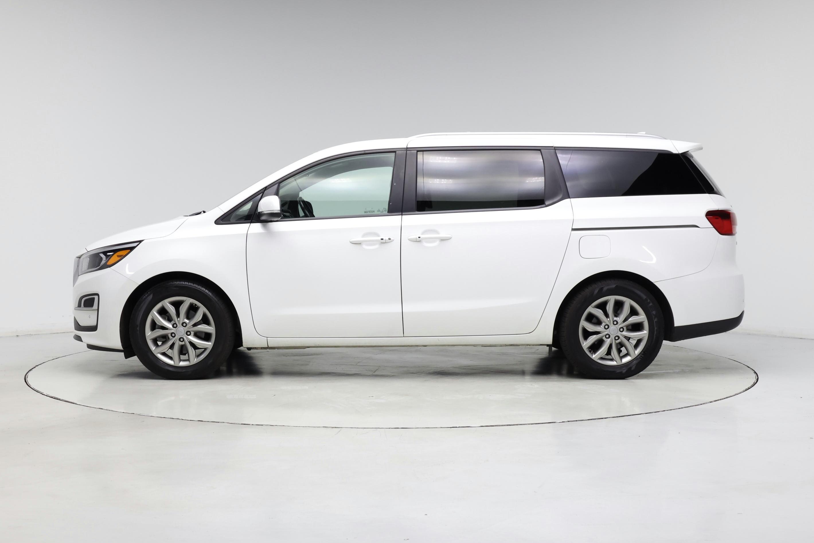 Thumbnail: 2020 Kia Sedona - 3