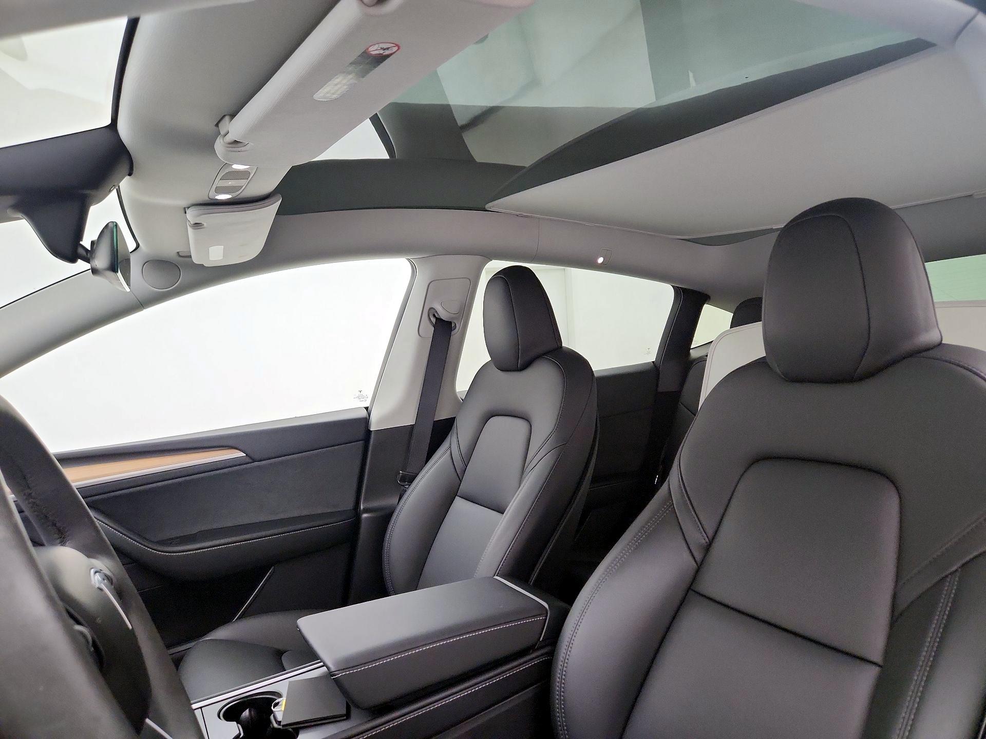 Thumbnail: 2023 Tesla Model Y - 18