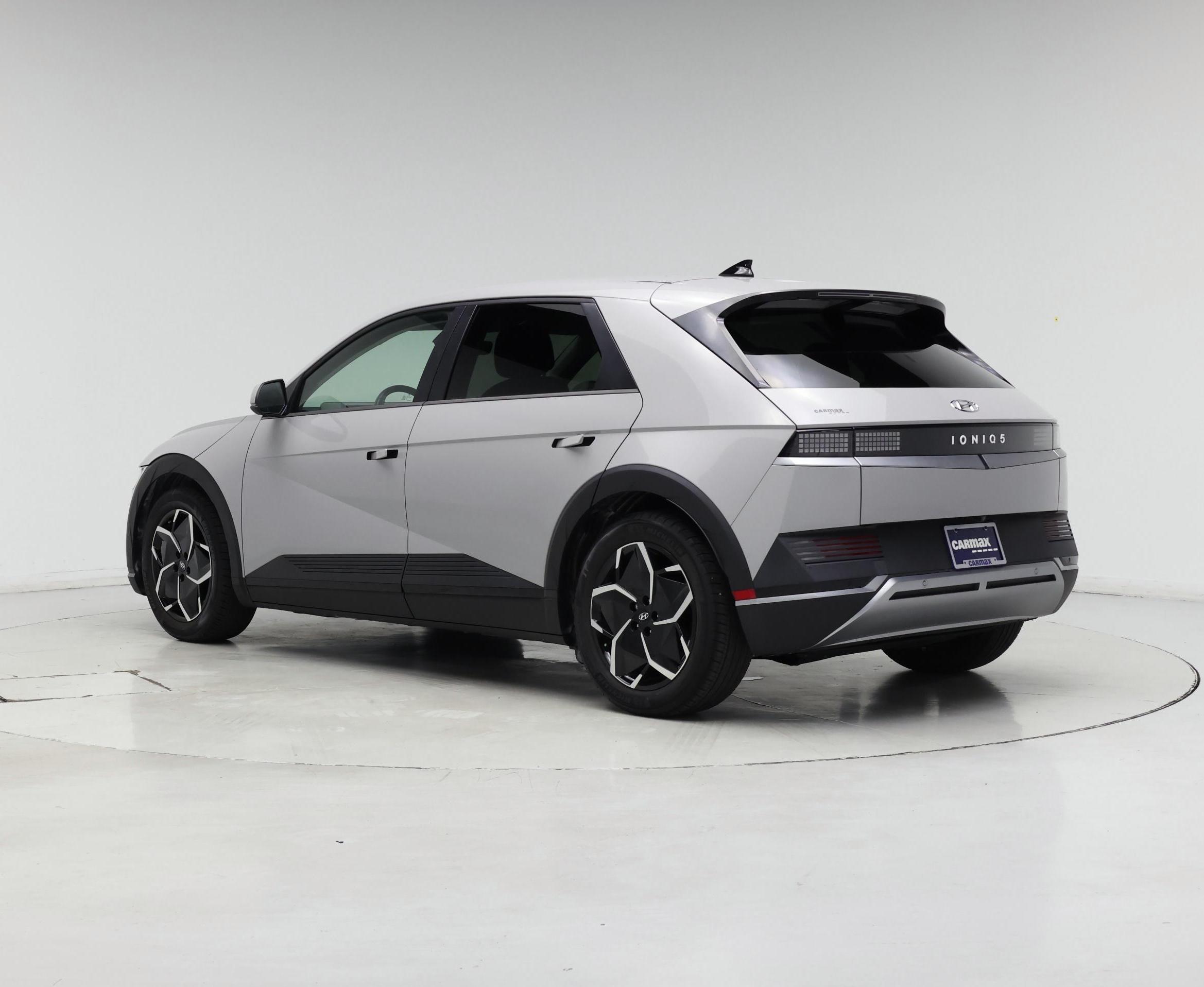 Thumbnail: 2022 Hyundai Ioniq 5 - 2