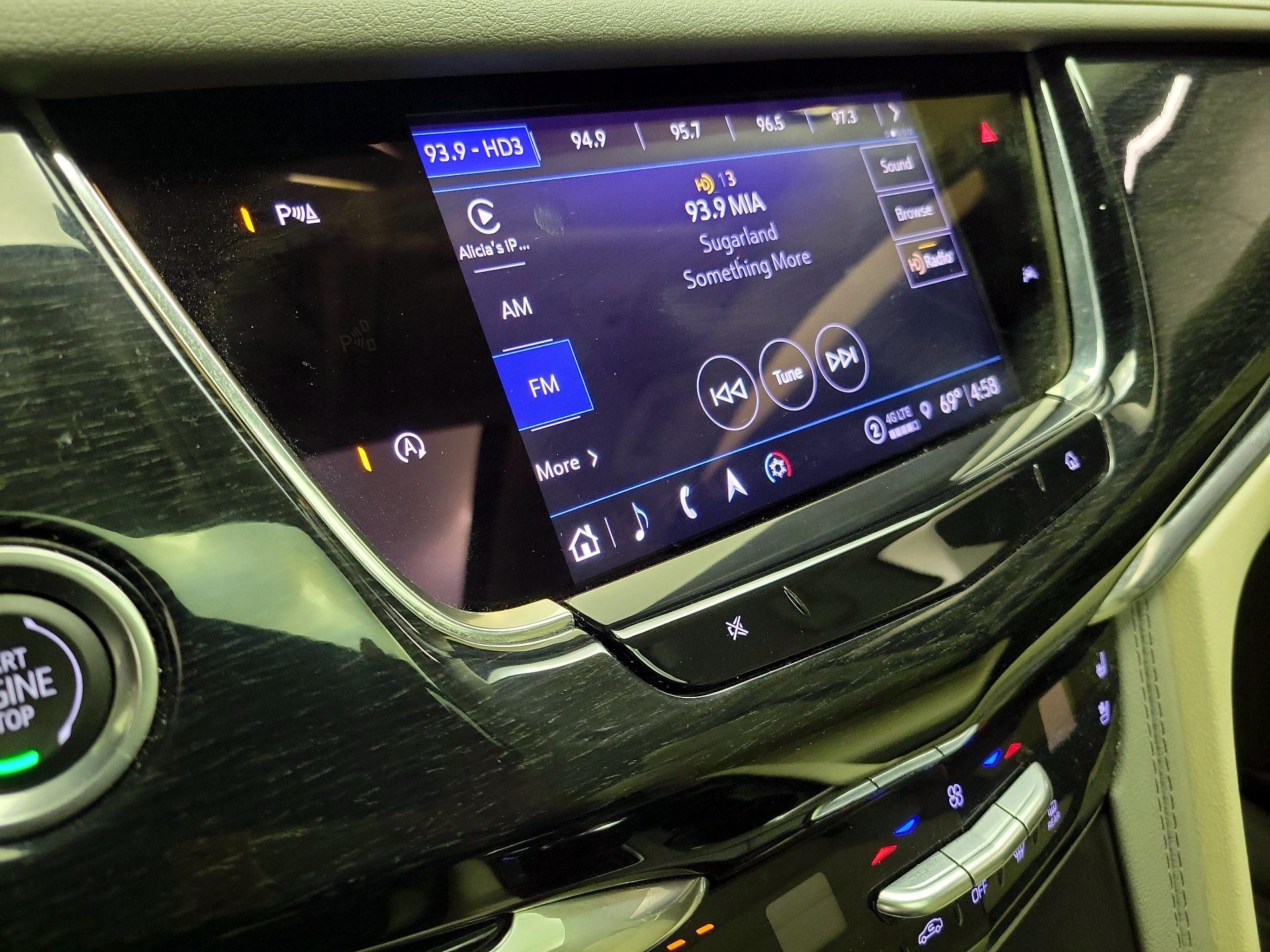 Thumbnail: 2023 Cadillac XT6 - 16