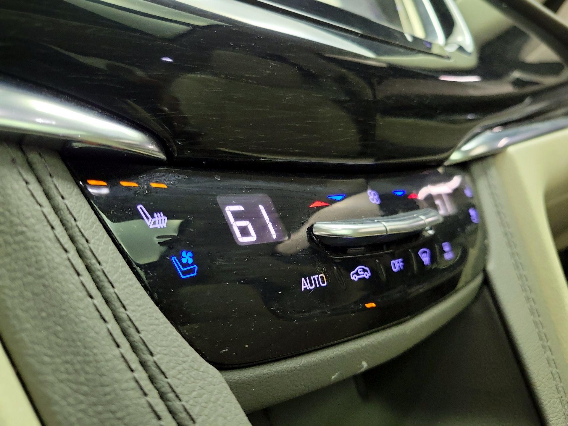 Thumbnail: 2023 Cadillac XT6 - 17