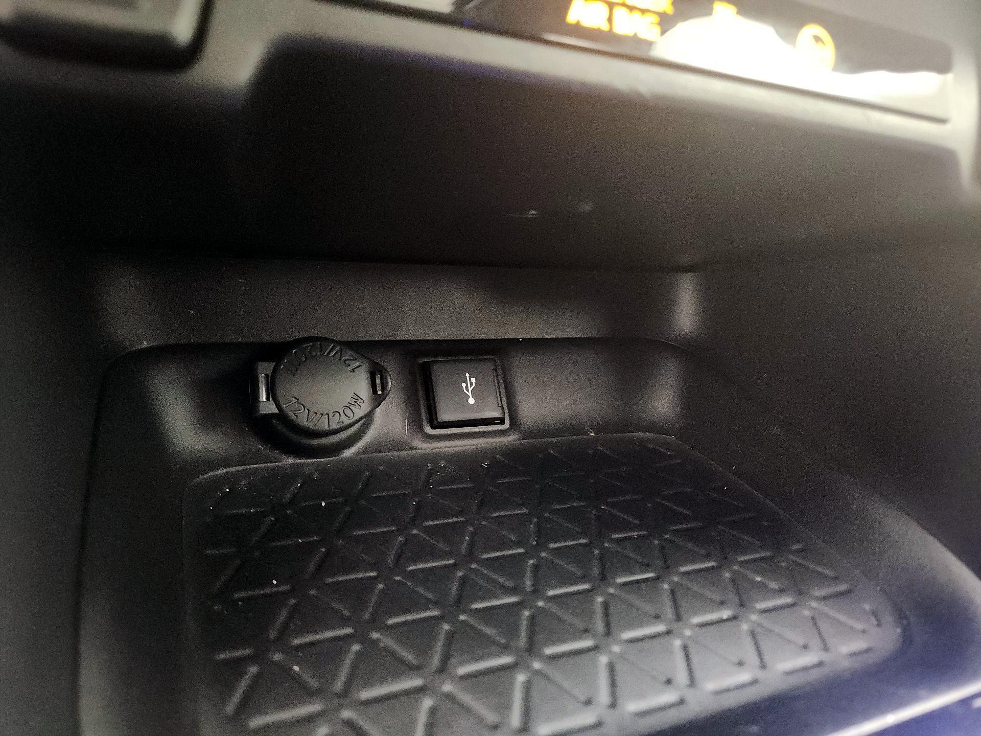 Thumbnail: 2021 Toyota RAV4 - 18