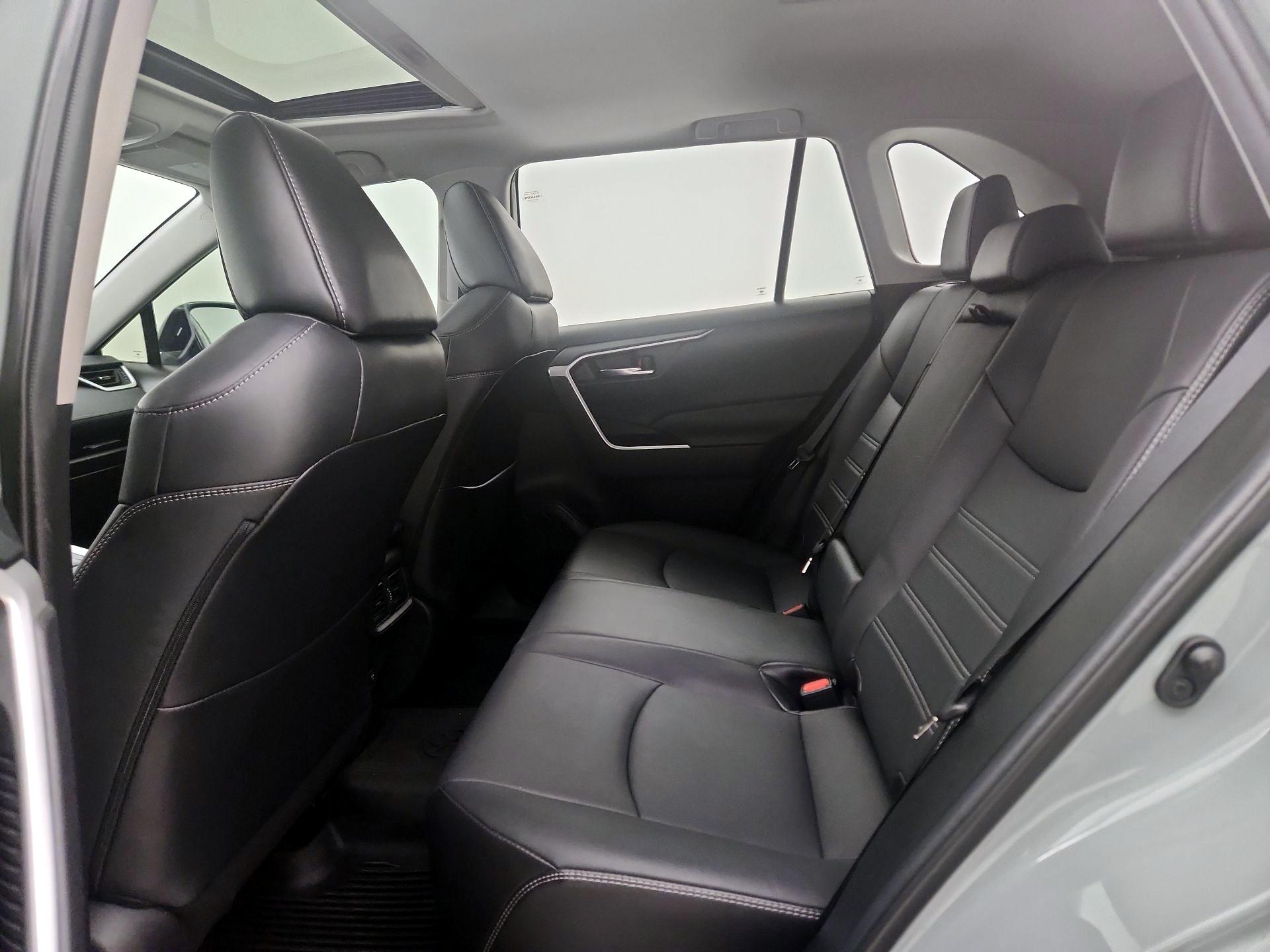 Thumbnail: 2021 Toyota RAV4 - 20