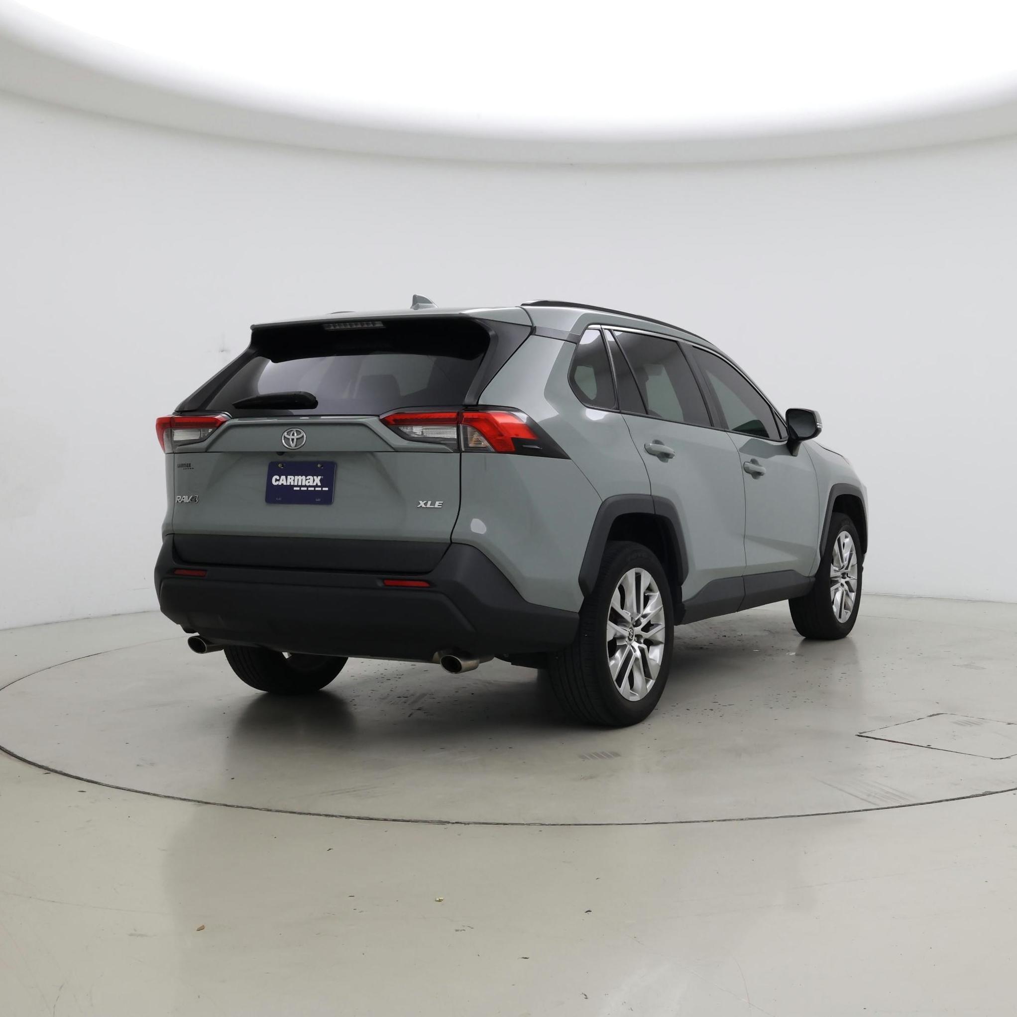 Thumbnail: 2021 Toyota RAV4 - 8