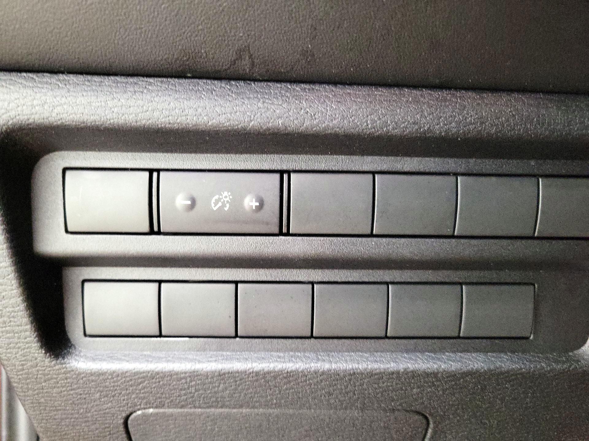 Thumbnail: 2022 Mitsubishi Outlander - 13