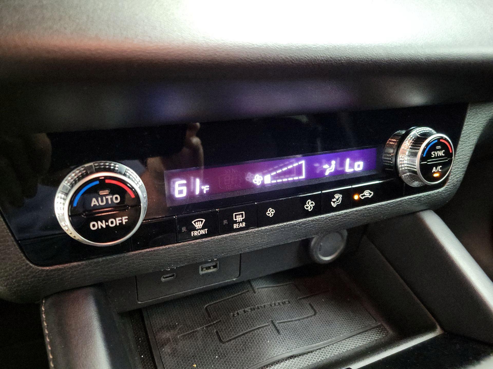 Thumbnail: 2022 Mitsubishi Outlander - 16