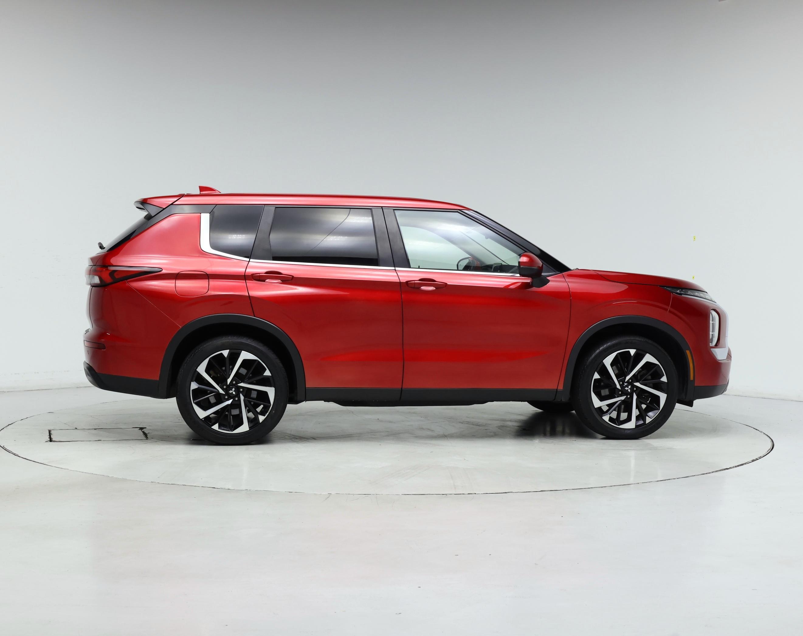 Thumbnail: 2022 Mitsubishi Outlander - 7