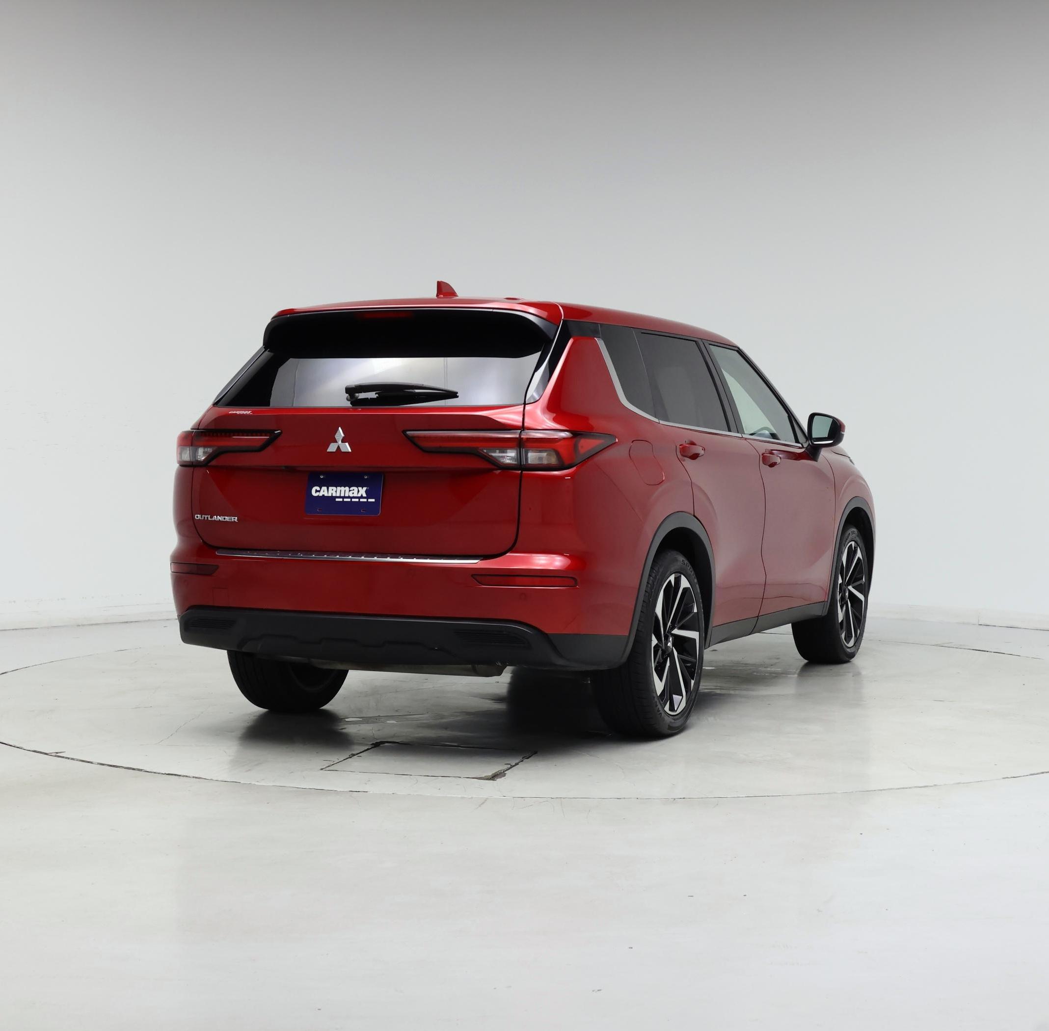 Thumbnail: 2022 Mitsubishi Outlander - 8