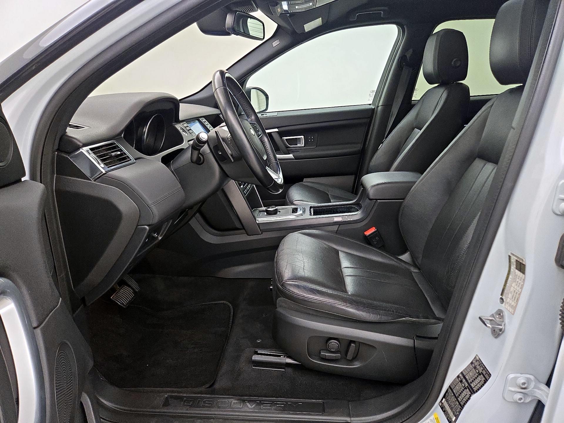 Thumbnail: 2019 Land Rover Discovery Sport - 11