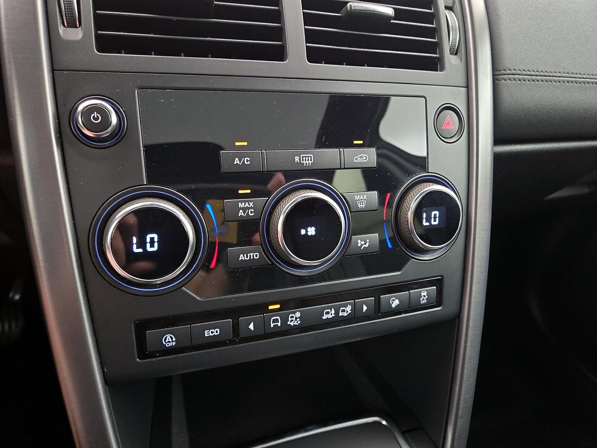 Thumbnail: 2019 Land Rover Discovery Sport - 17