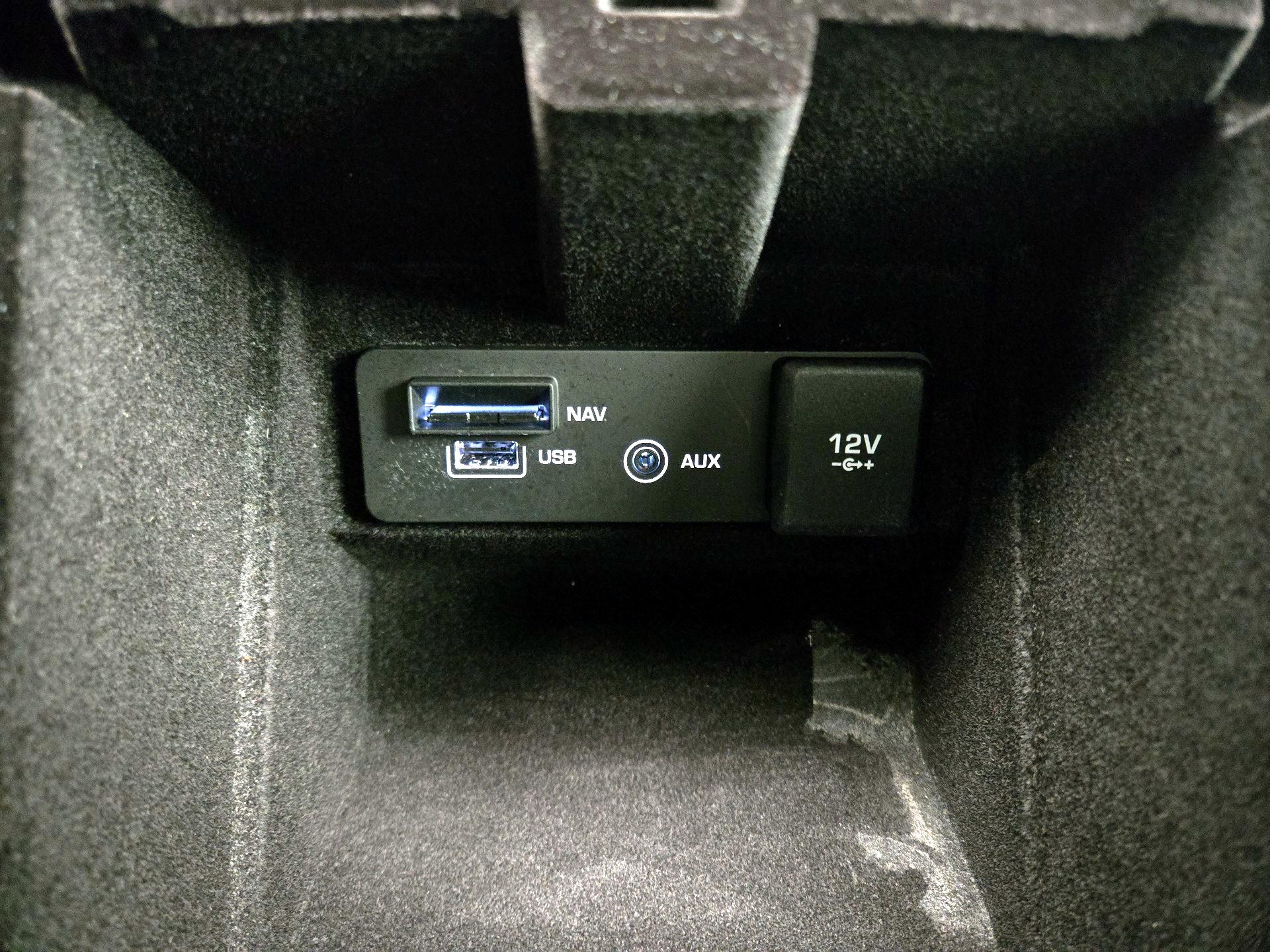 Thumbnail: 2019 Land Rover Discovery Sport - 19