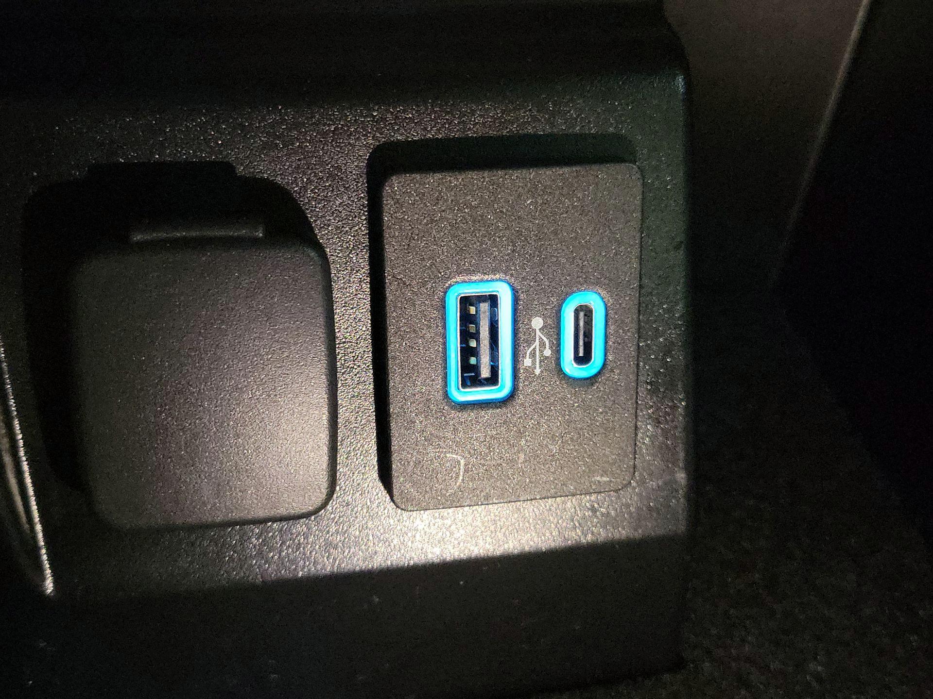 Thumbnail: 2021 Ford Explorer - 19