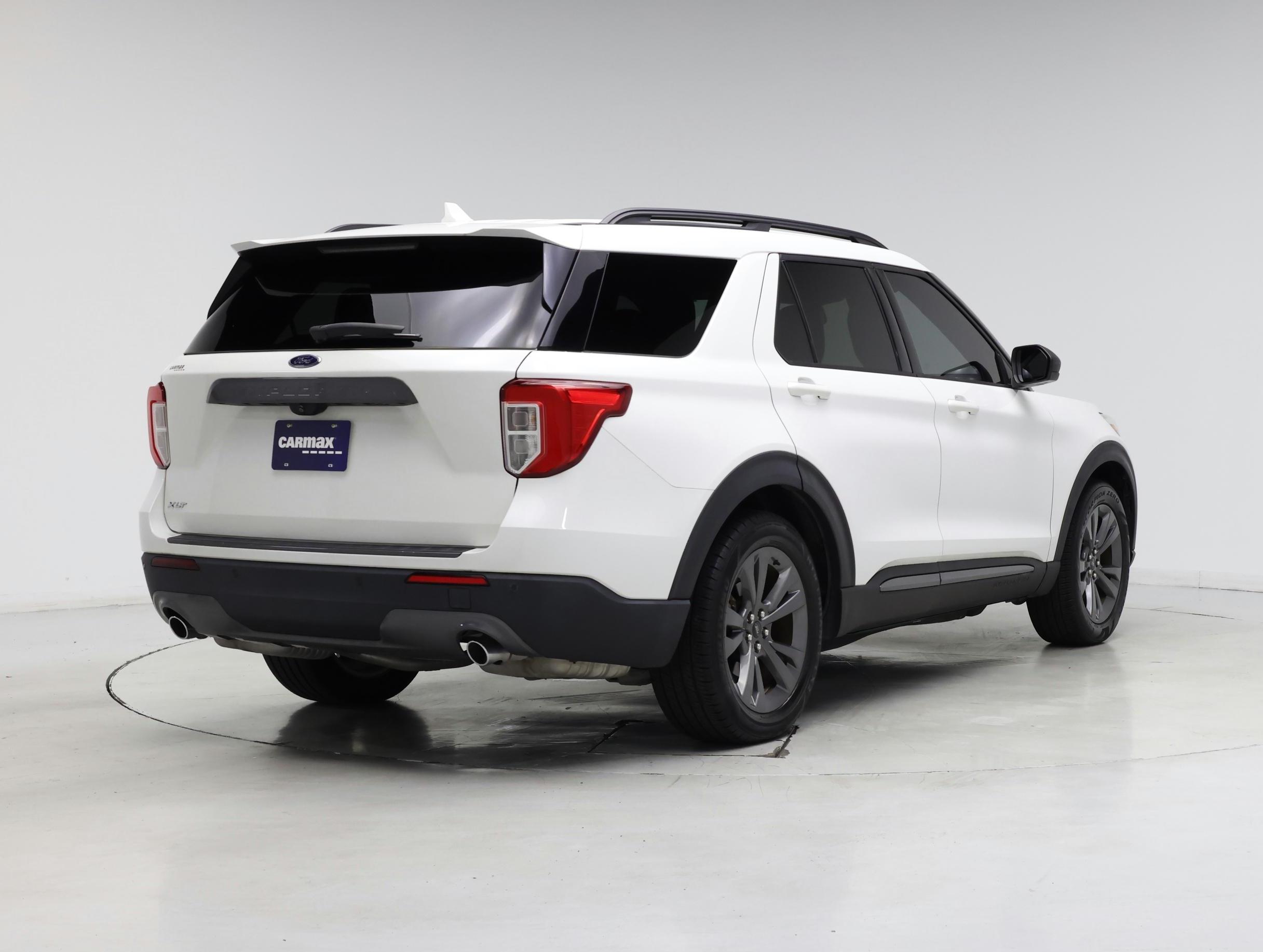 Thumbnail: 2021 Ford Explorer - 8