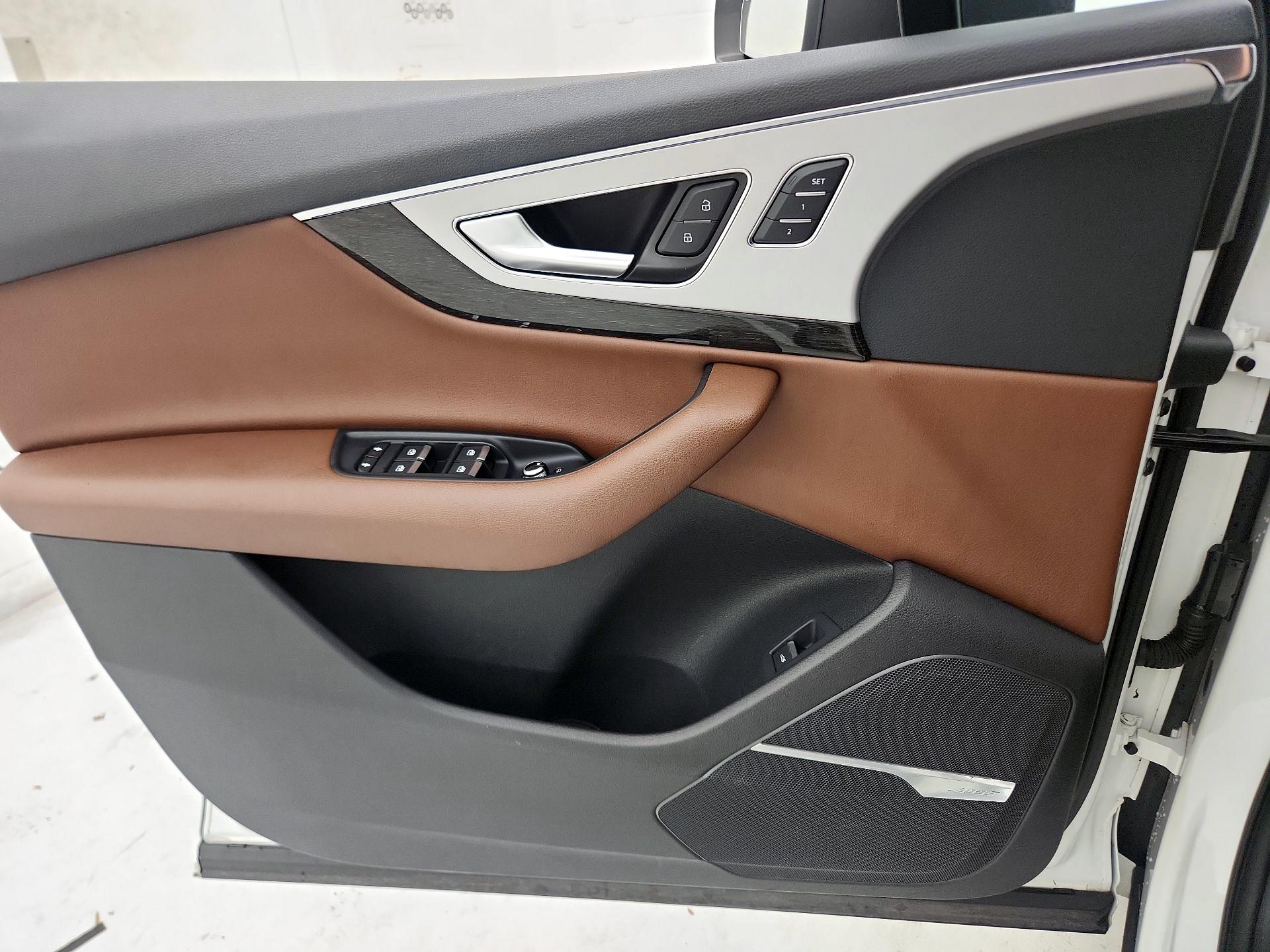 Thumbnail: 2019 Audi Q7 - 12