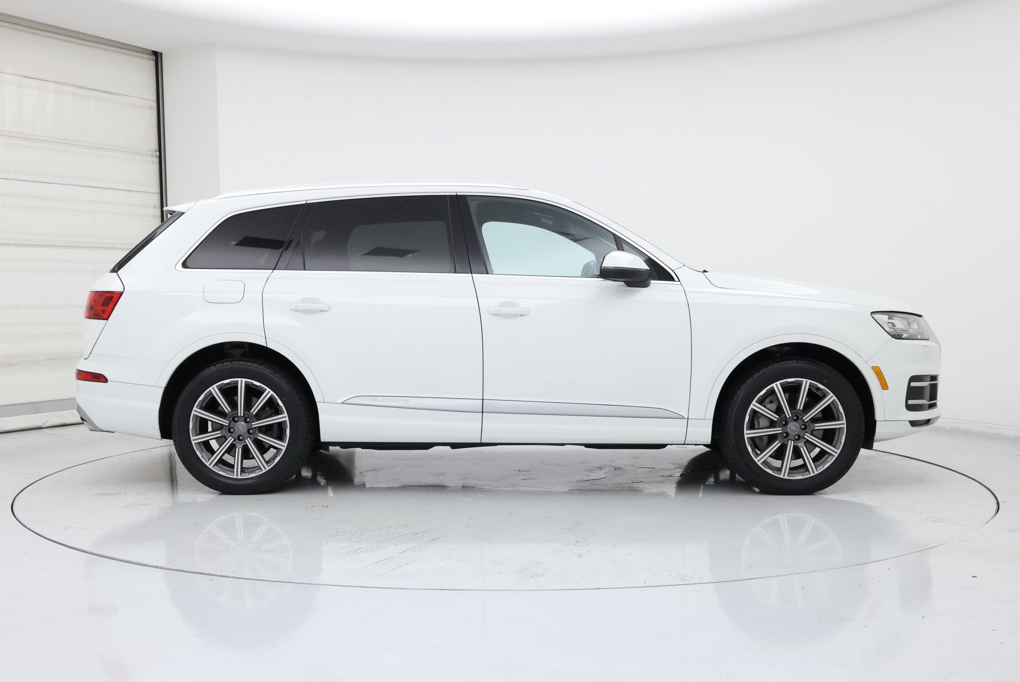 Thumbnail: 2019 Audi Q7 - 7