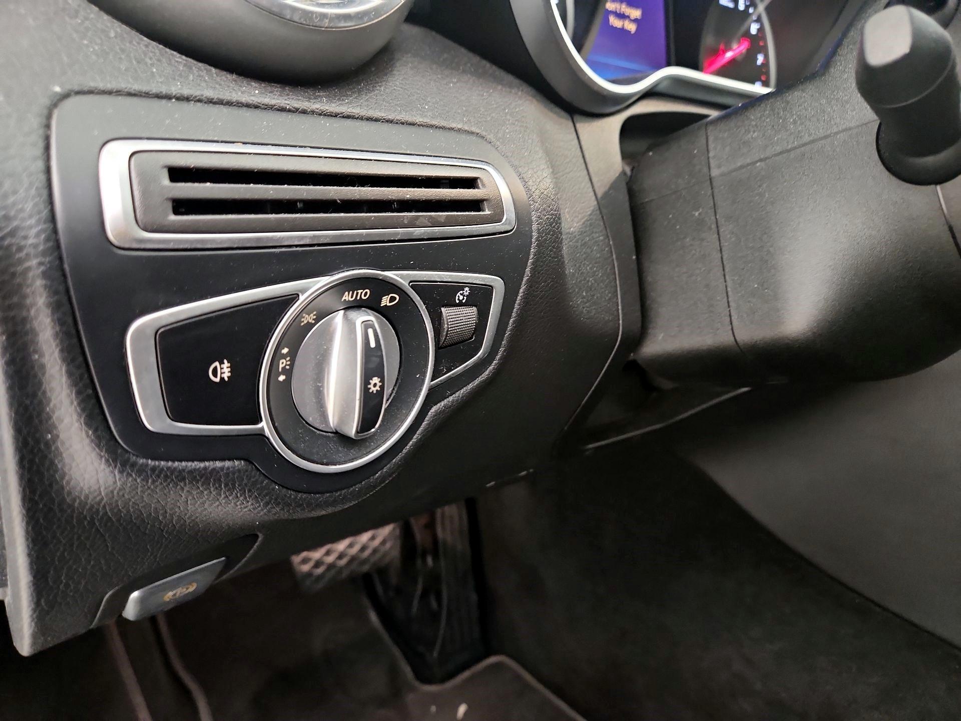 Thumbnail: 2020 Mercedes-Benz C-Class - 13