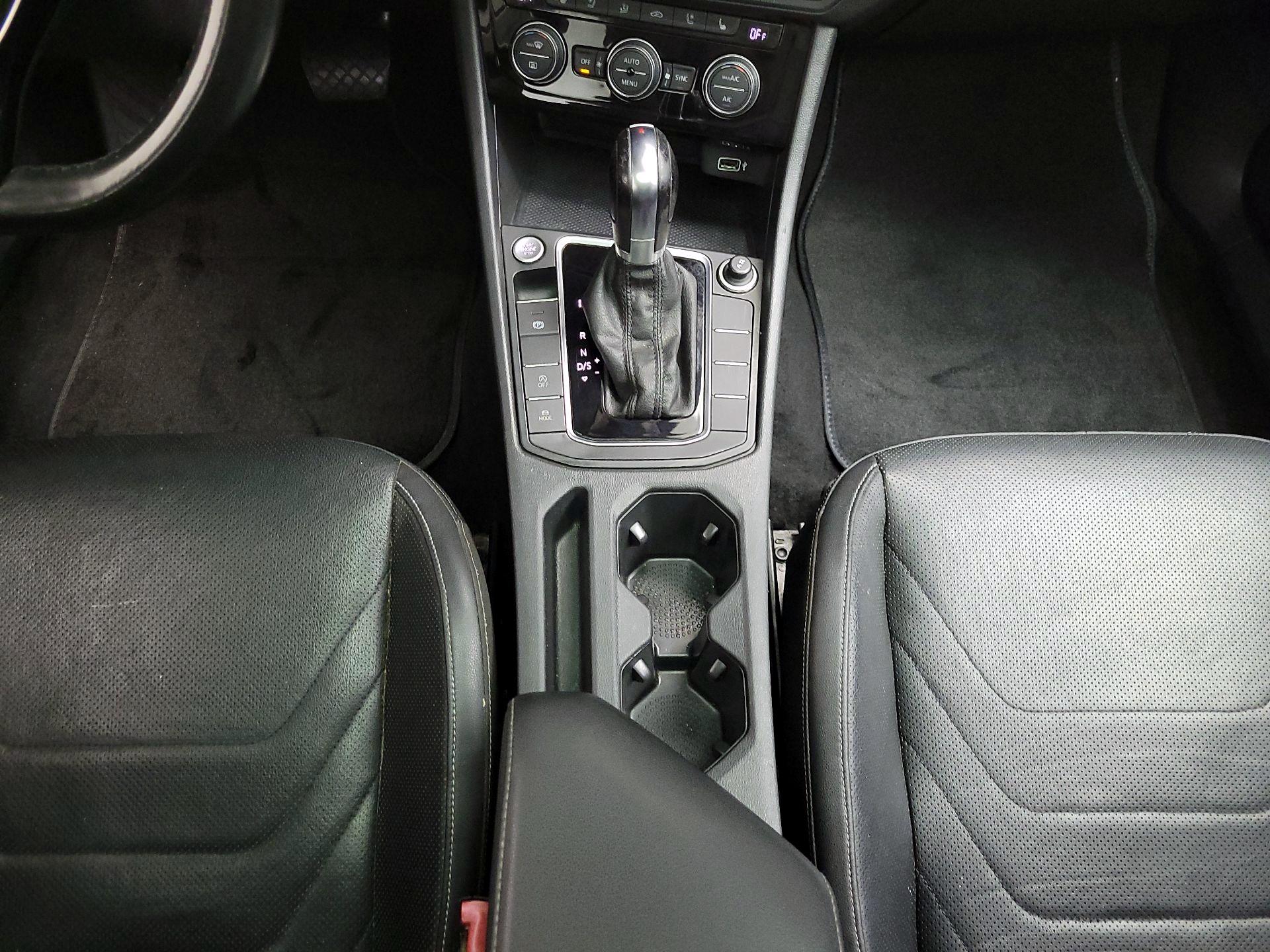 Thumbnail: 2019 Volkswagen Jetta - 18