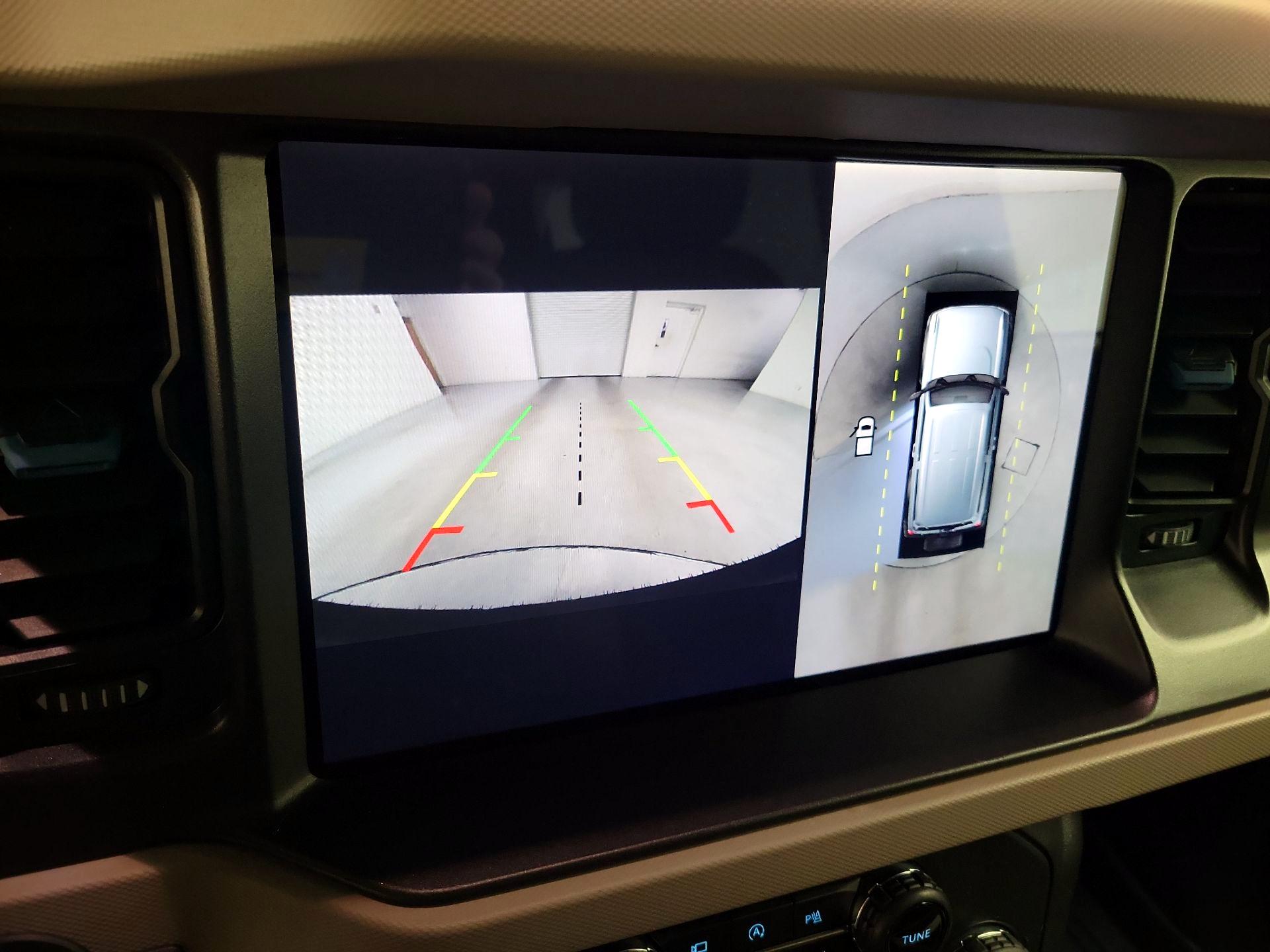 Thumbnail: 2022 Ford Bronco - 15