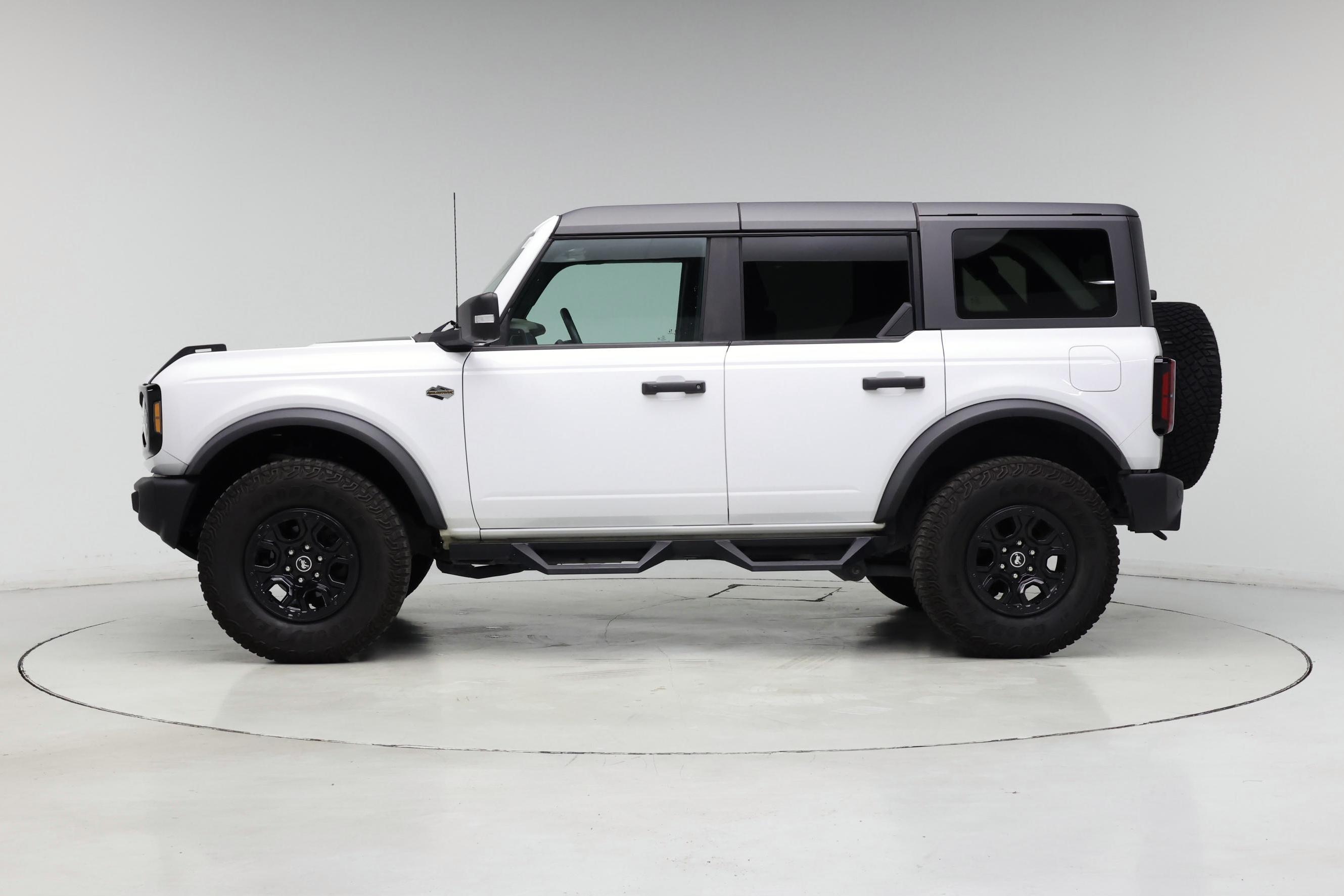 Thumbnail: 2022 Ford Bronco - 3