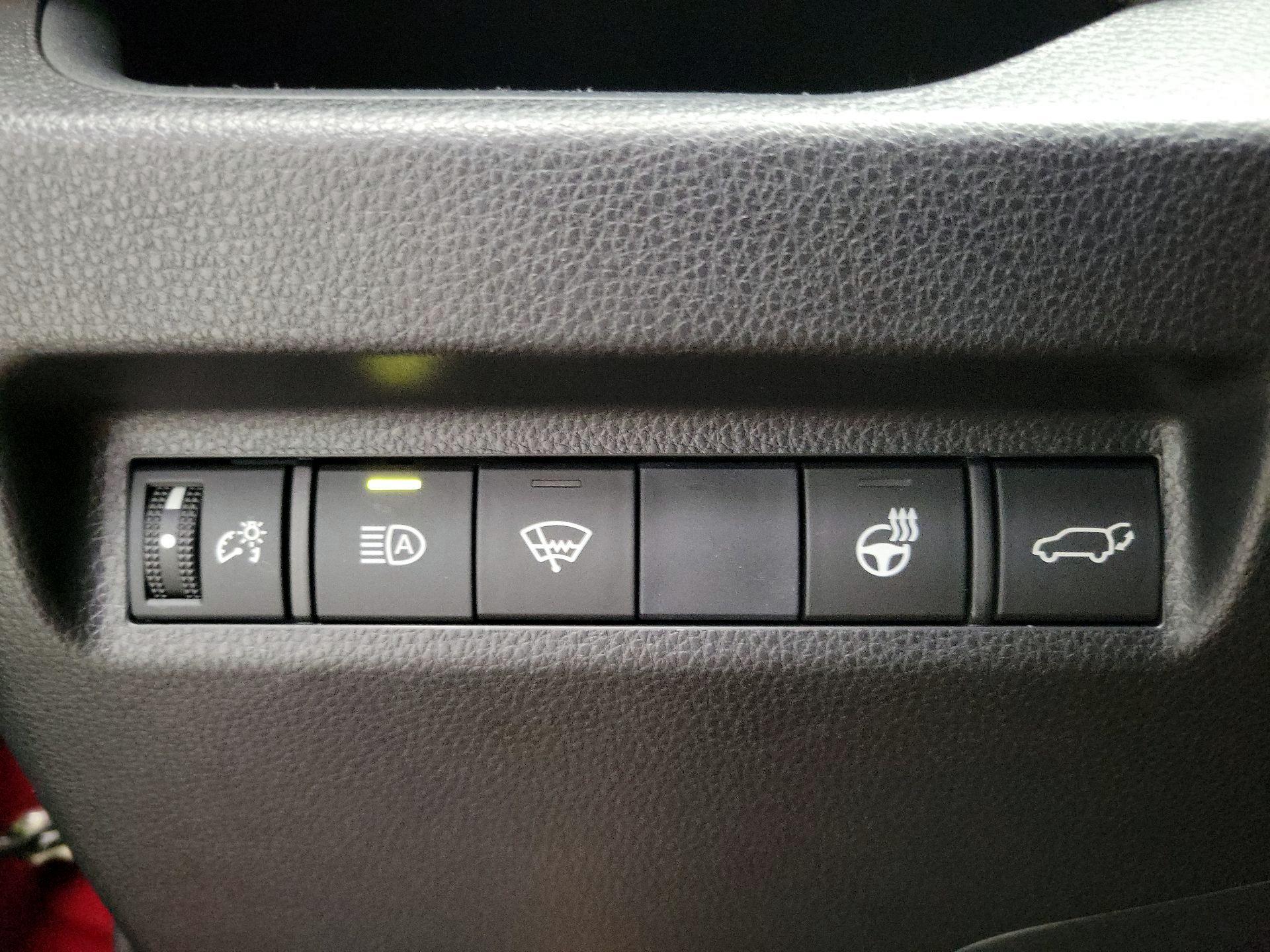 Thumbnail: 2020 Toyota RAV4 - 13