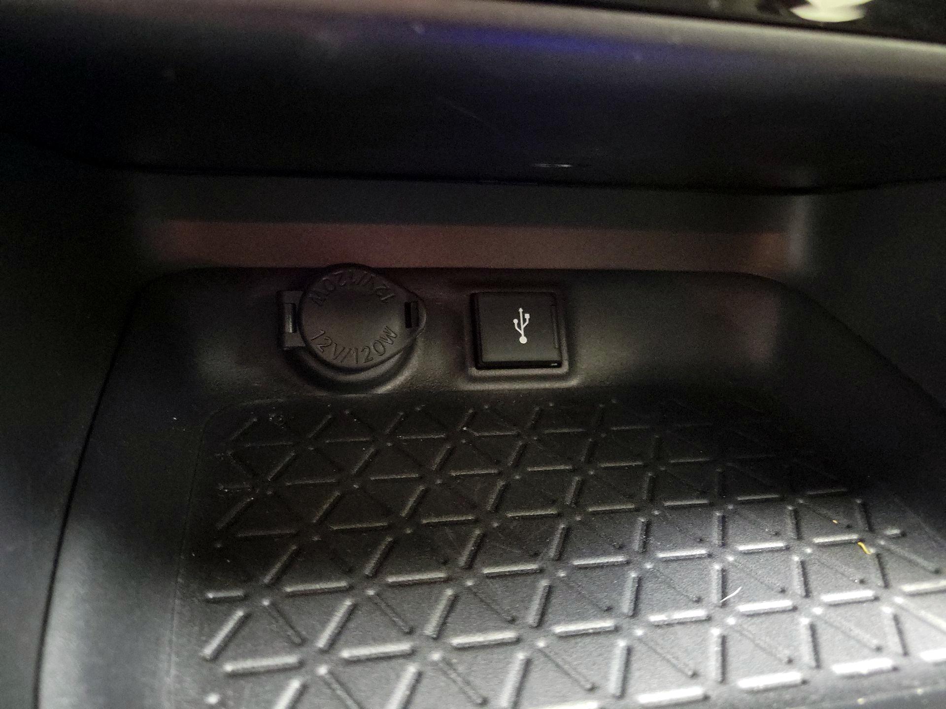 Thumbnail: 2020 Toyota RAV4 - 19