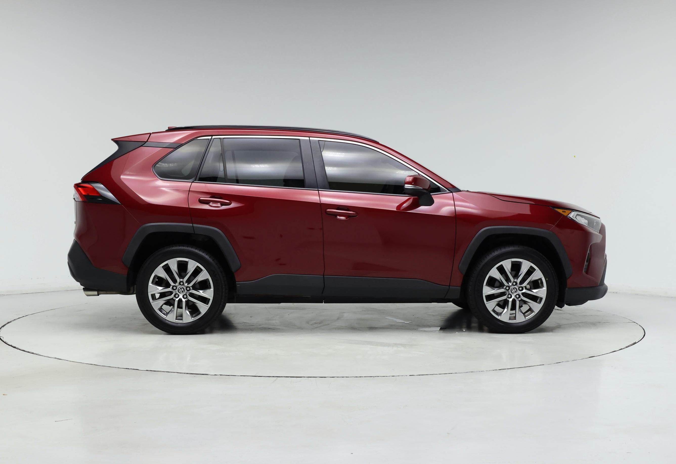 Thumbnail: 2020 Toyota RAV4 - 7