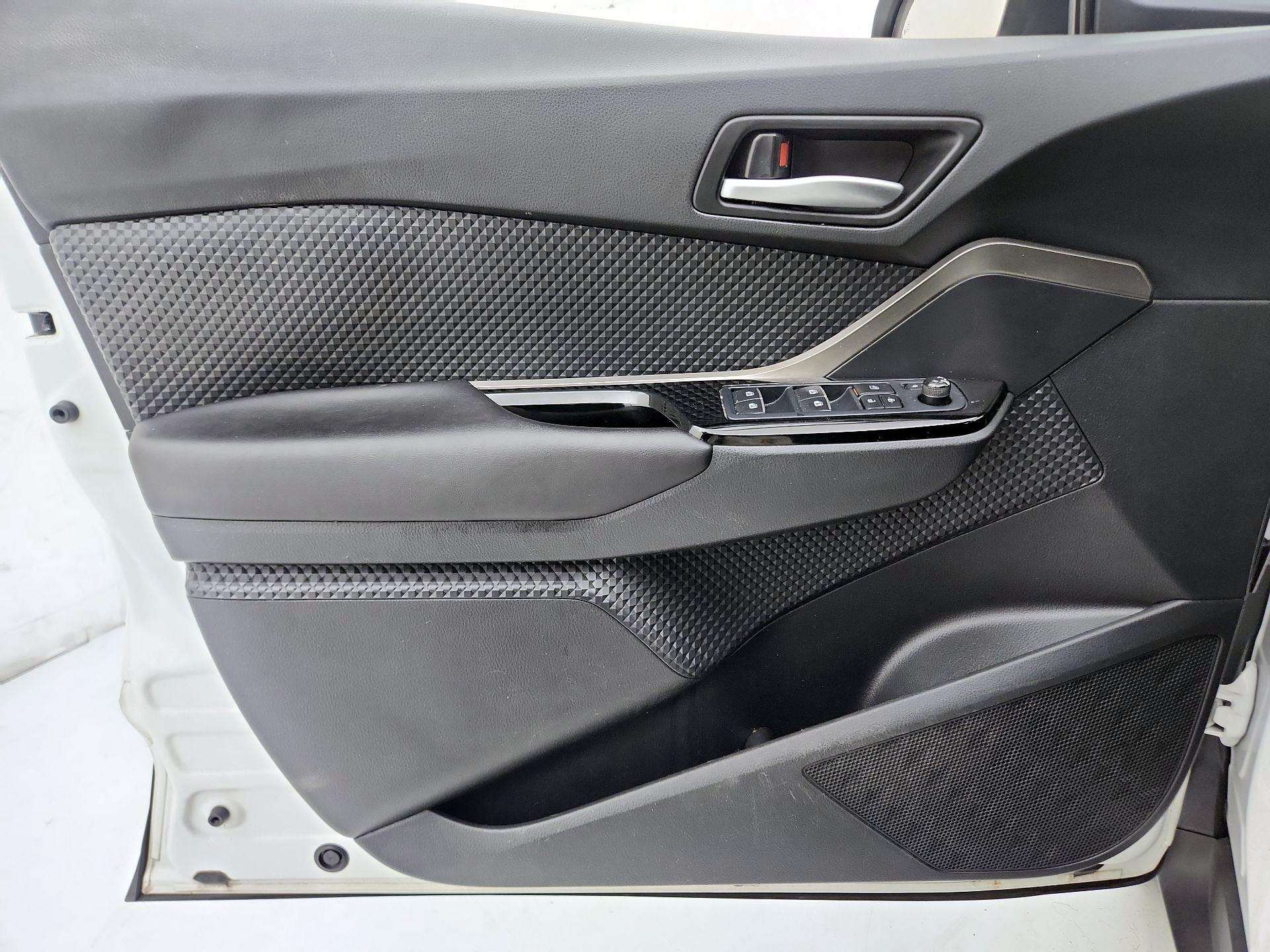 Thumbnail: 2019 Toyota C-HR - 12