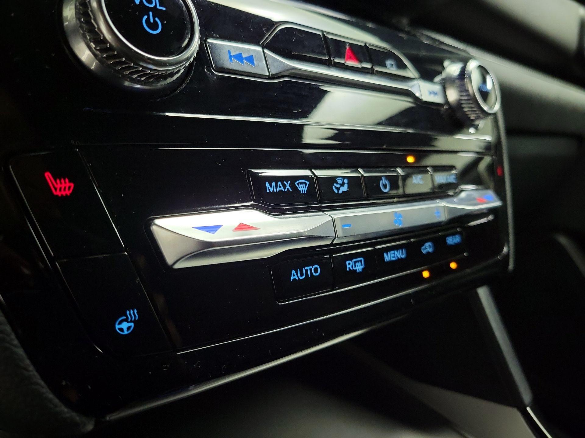 Thumbnail: 2022 Ford Explorer - 16