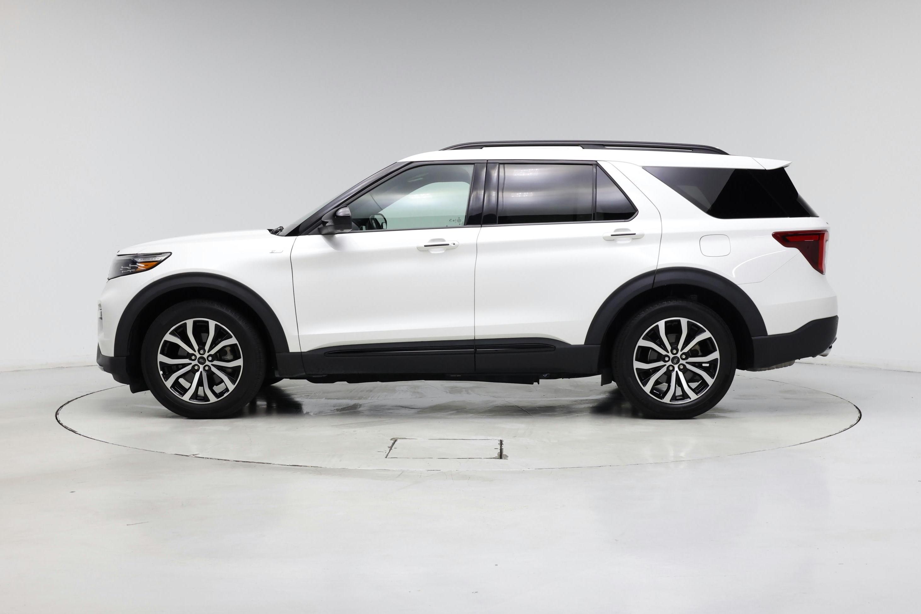 Thumbnail: 2022 Ford Explorer - 3