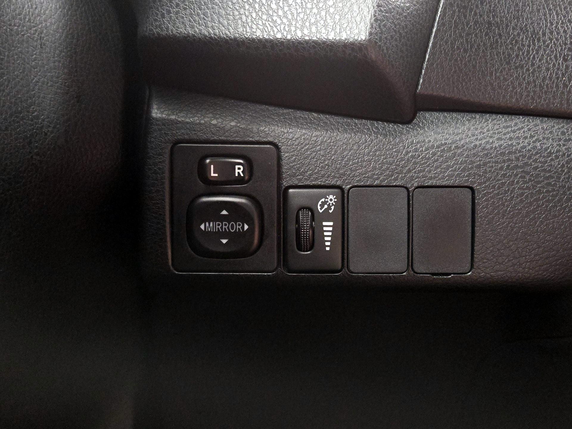 Thumbnail: 2016 Toyota Corolla - 13