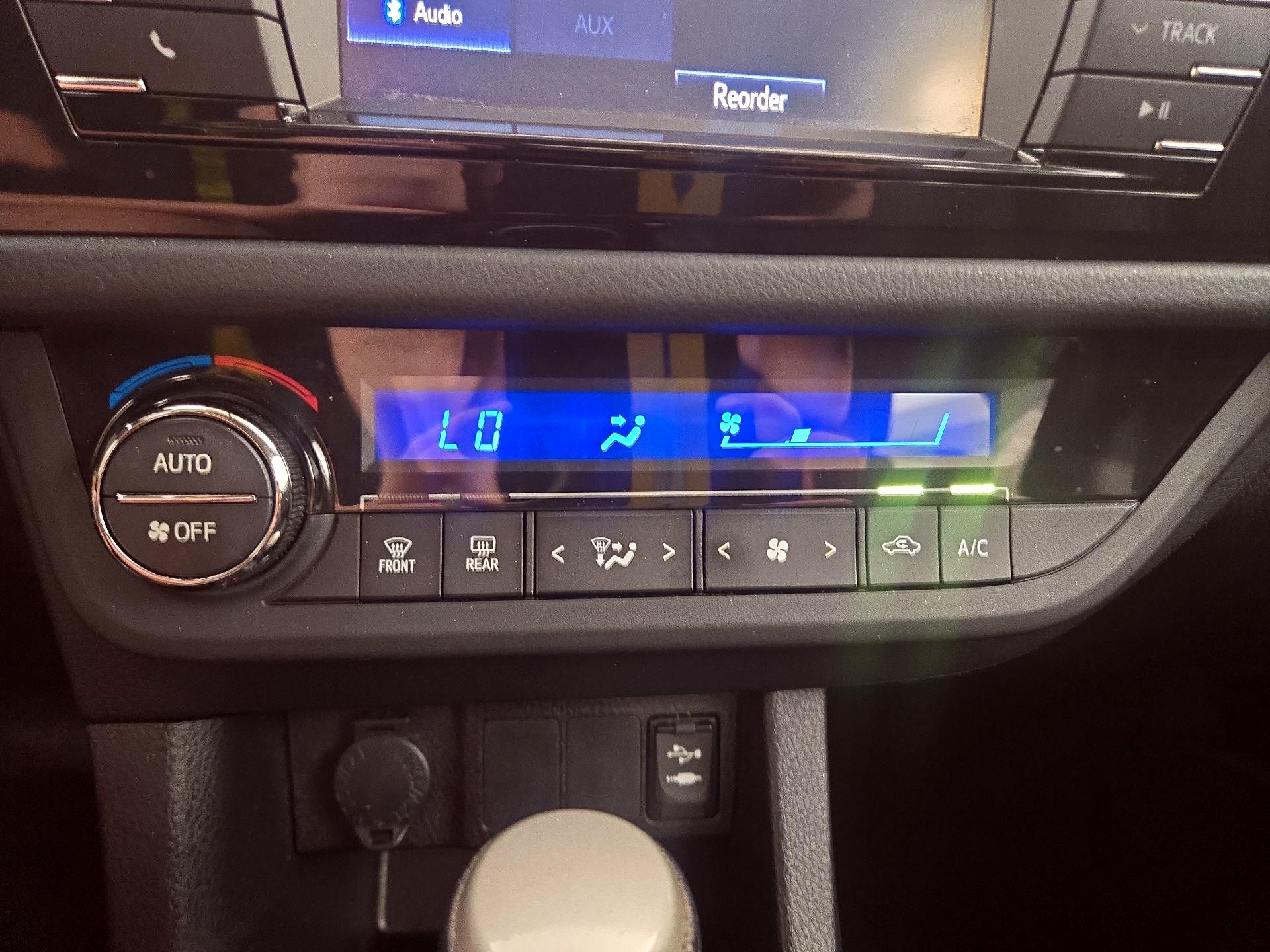 Thumbnail: 2016 Toyota Corolla - 16