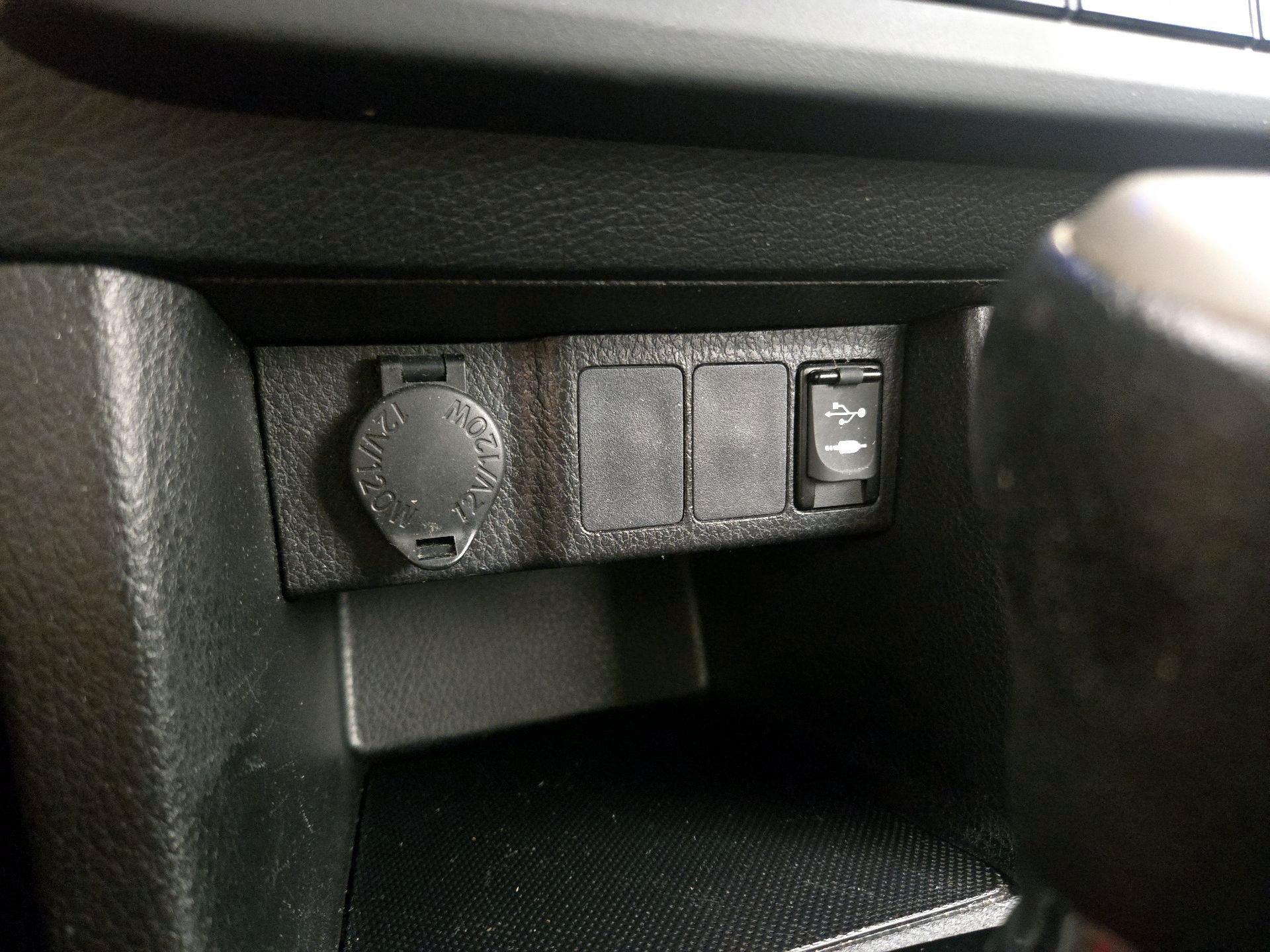 Thumbnail: 2016 Toyota Corolla - 18