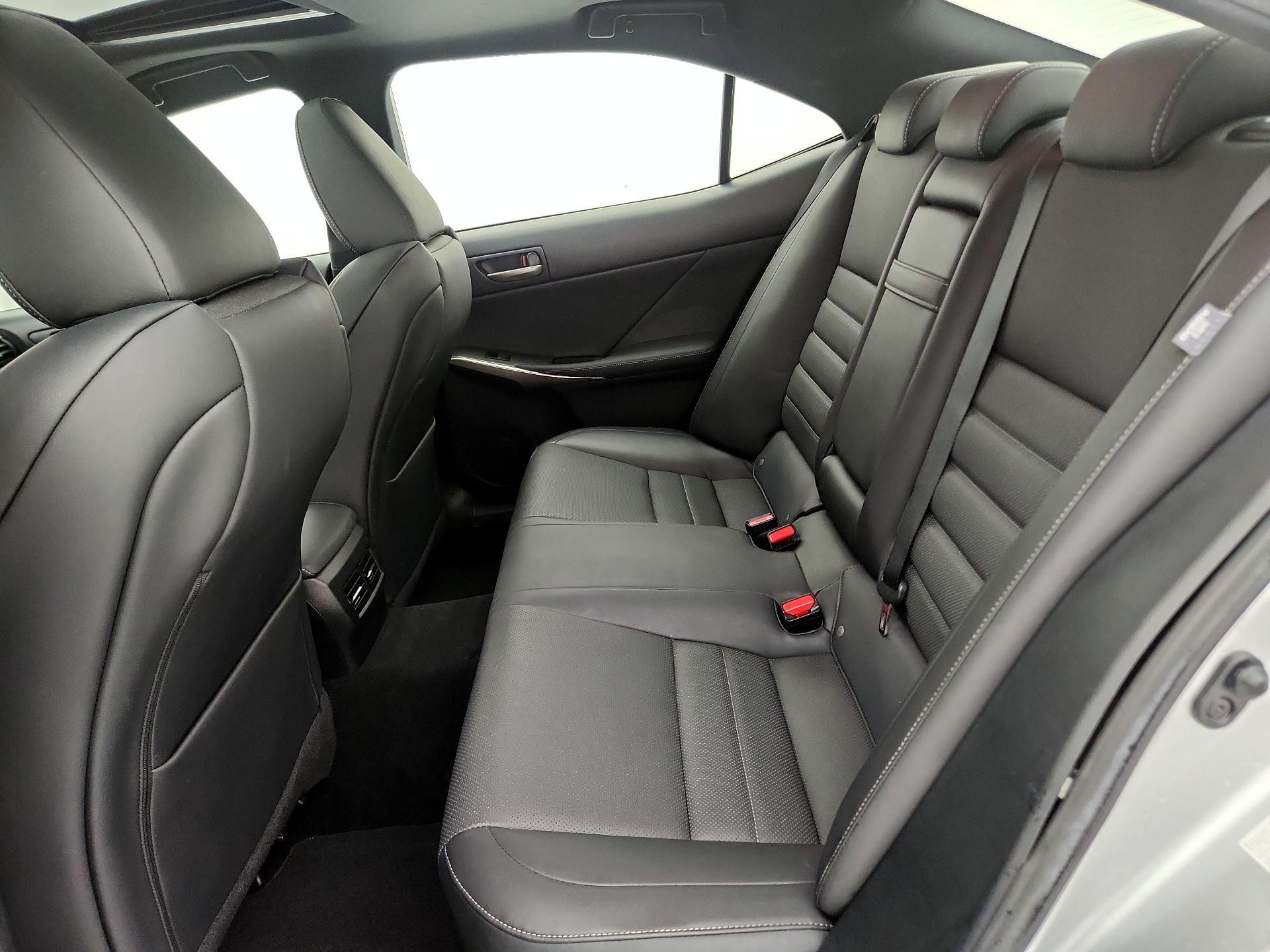 Thumbnail: 2017 Lexus IS - 20