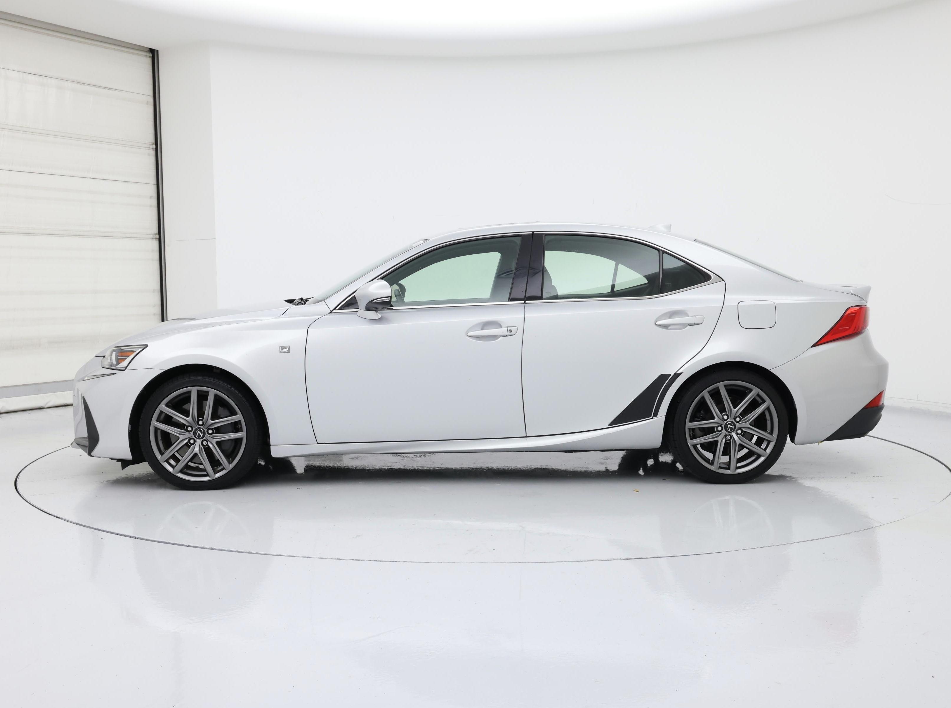 Thumbnail: 2017 Lexus IS - 3