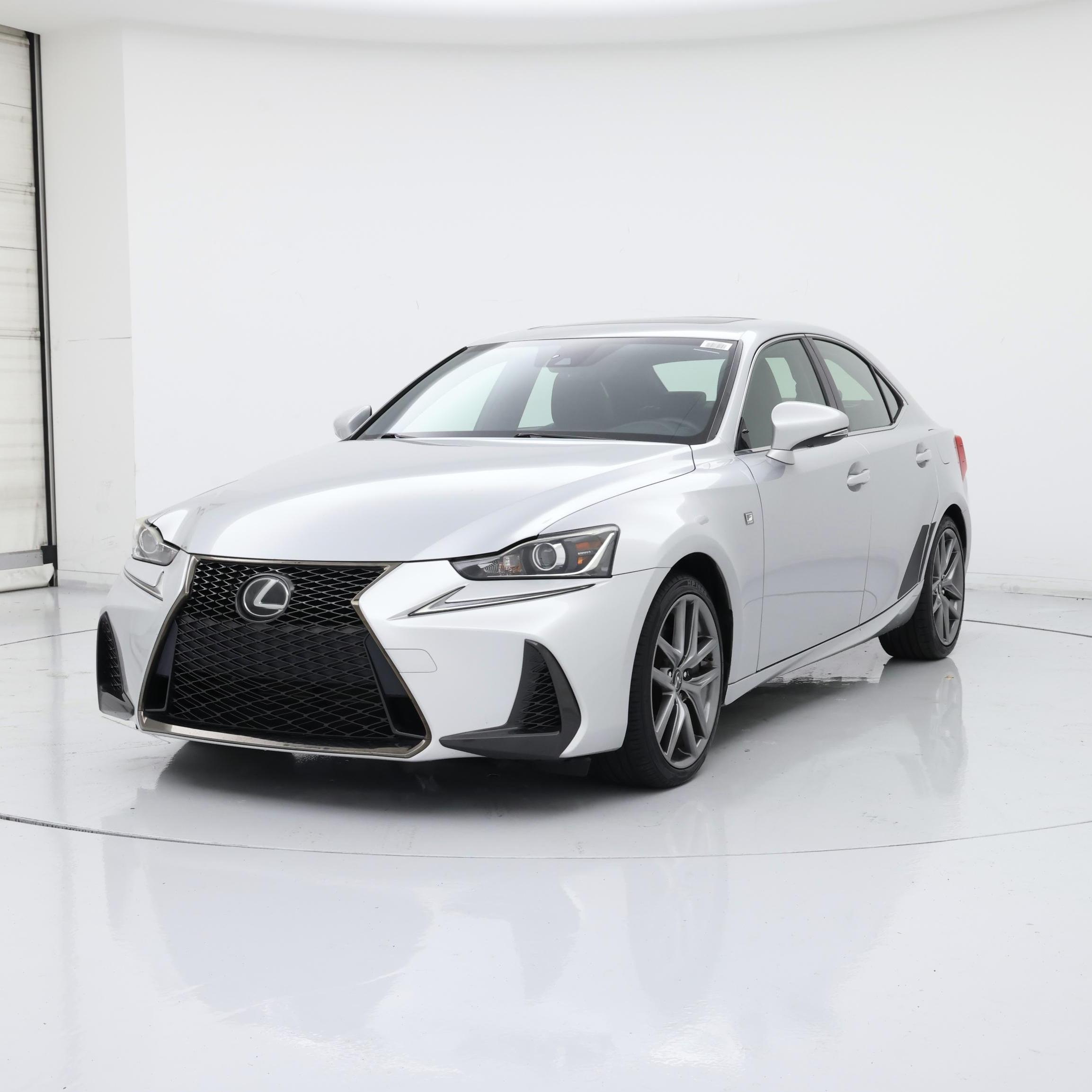 Thumbnail: 2017 Lexus IS - 4