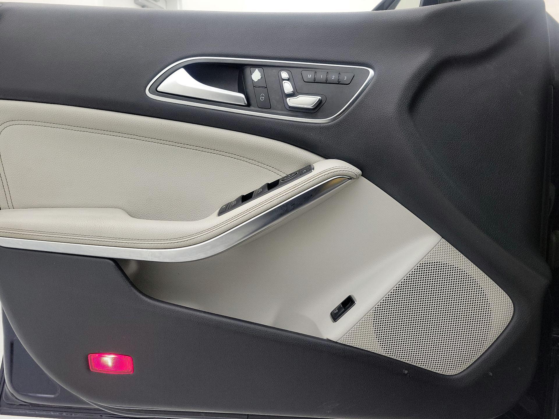 Thumbnail: 2017 Mercedes-Benz CLA - 12