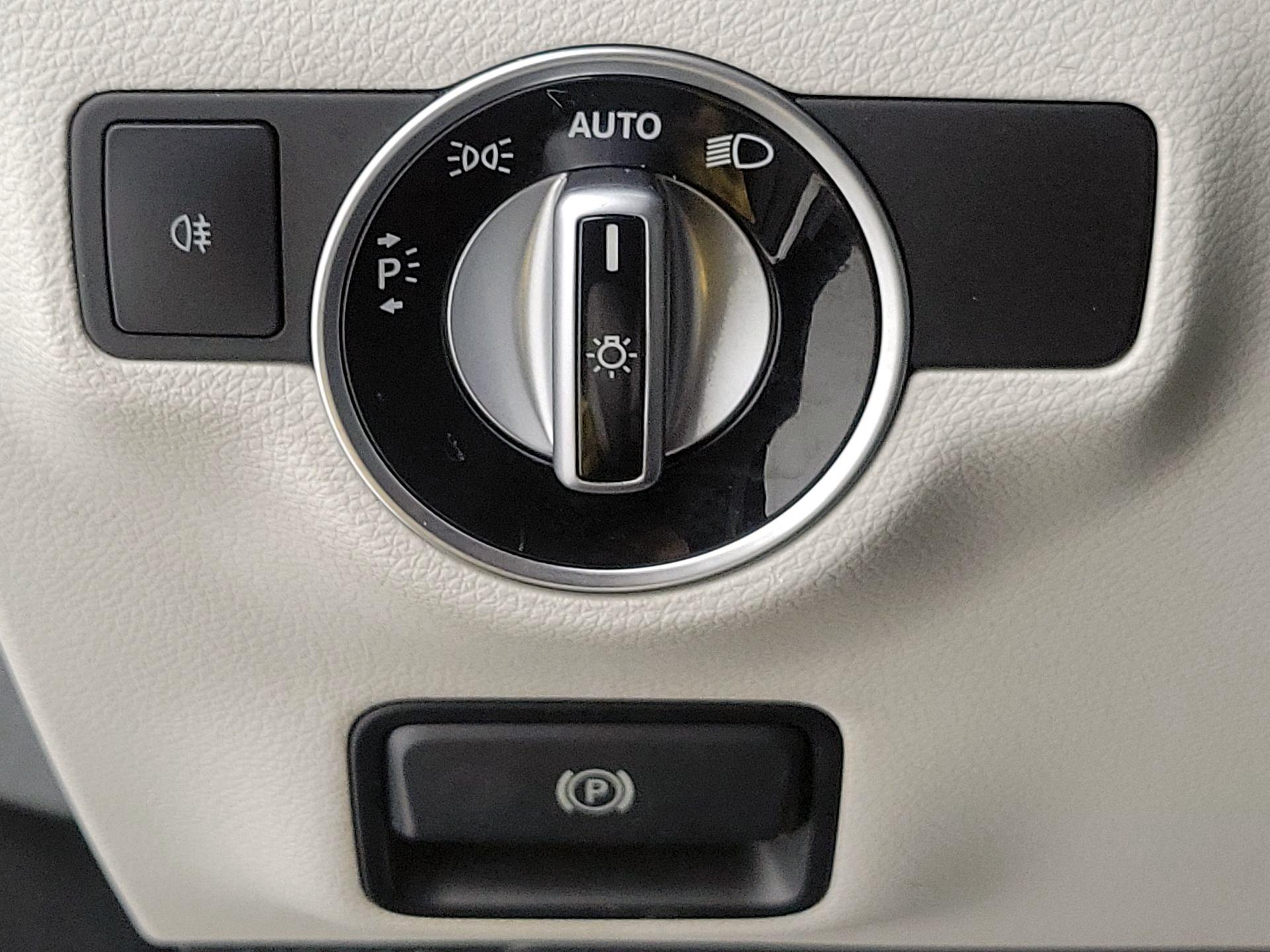 Thumbnail: 2017 Mercedes-Benz CLA - 13