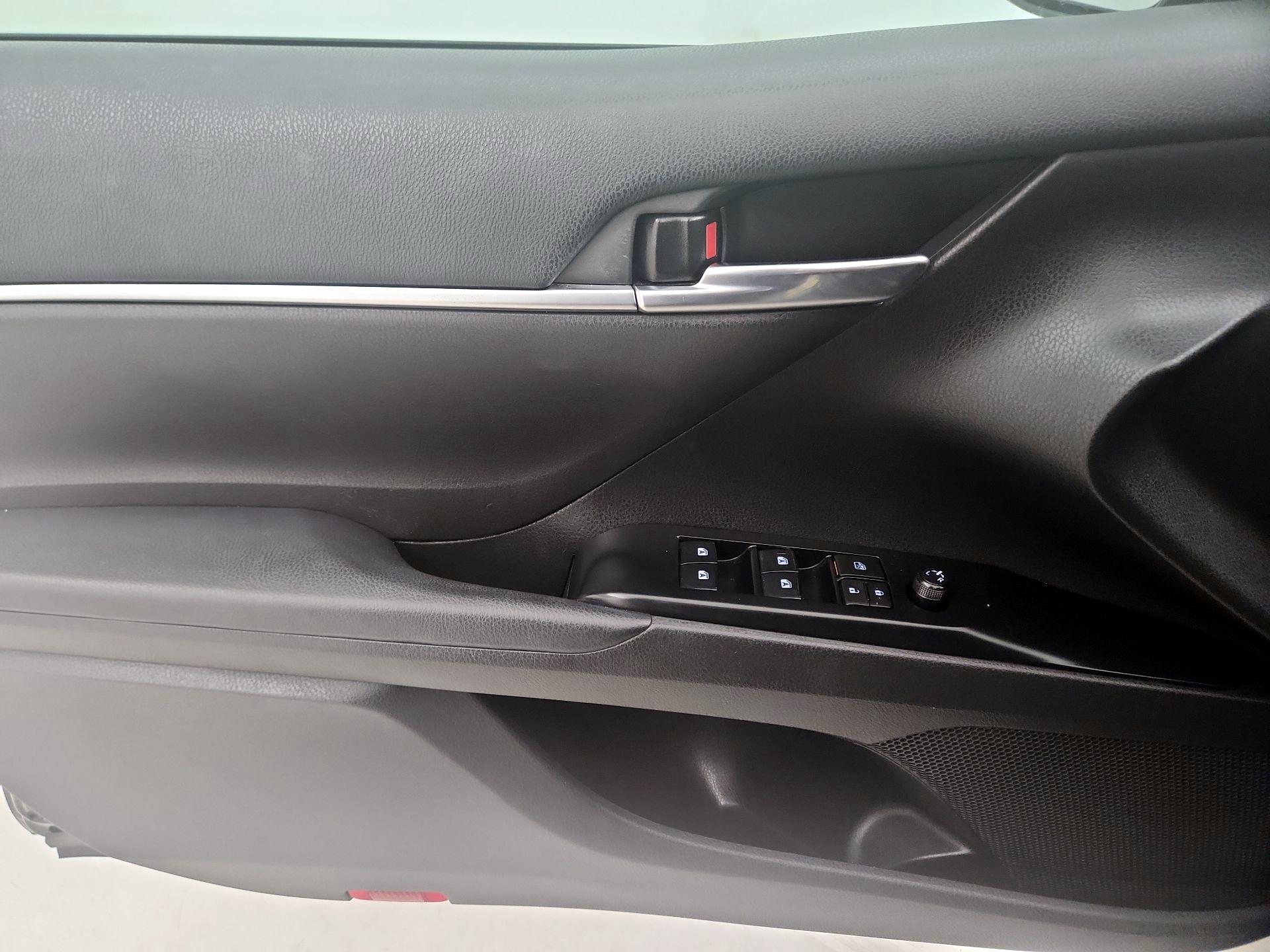 Thumbnail: 2020 Toyota Camry - 12