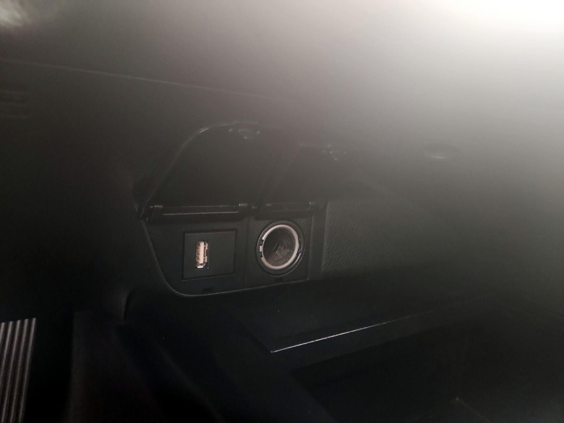 Thumbnail: 2020 Toyota Camry - 18