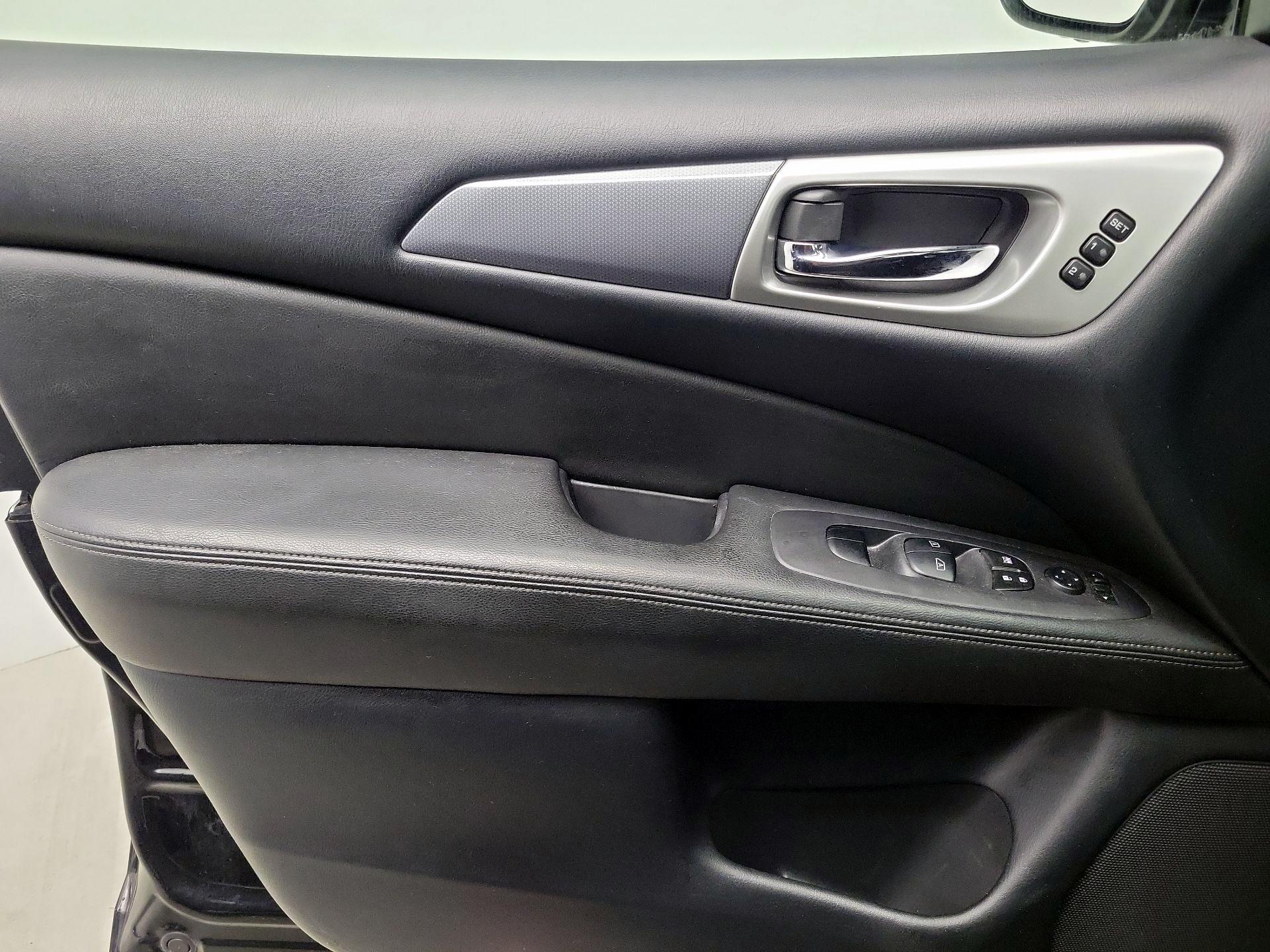 Thumbnail: 2018 Nissan Pathfinder - 12