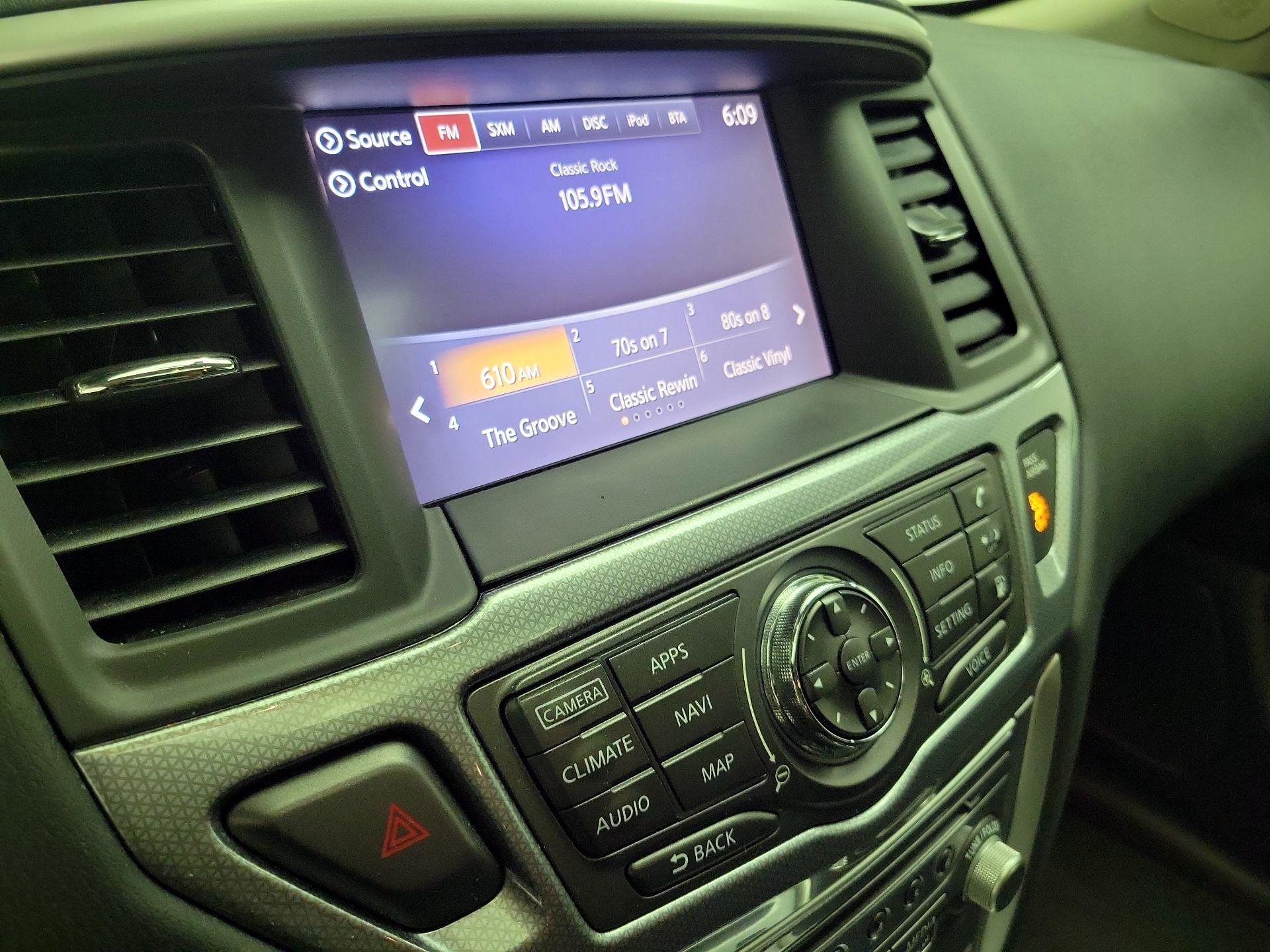 Thumbnail: 2018 Nissan Pathfinder - 16