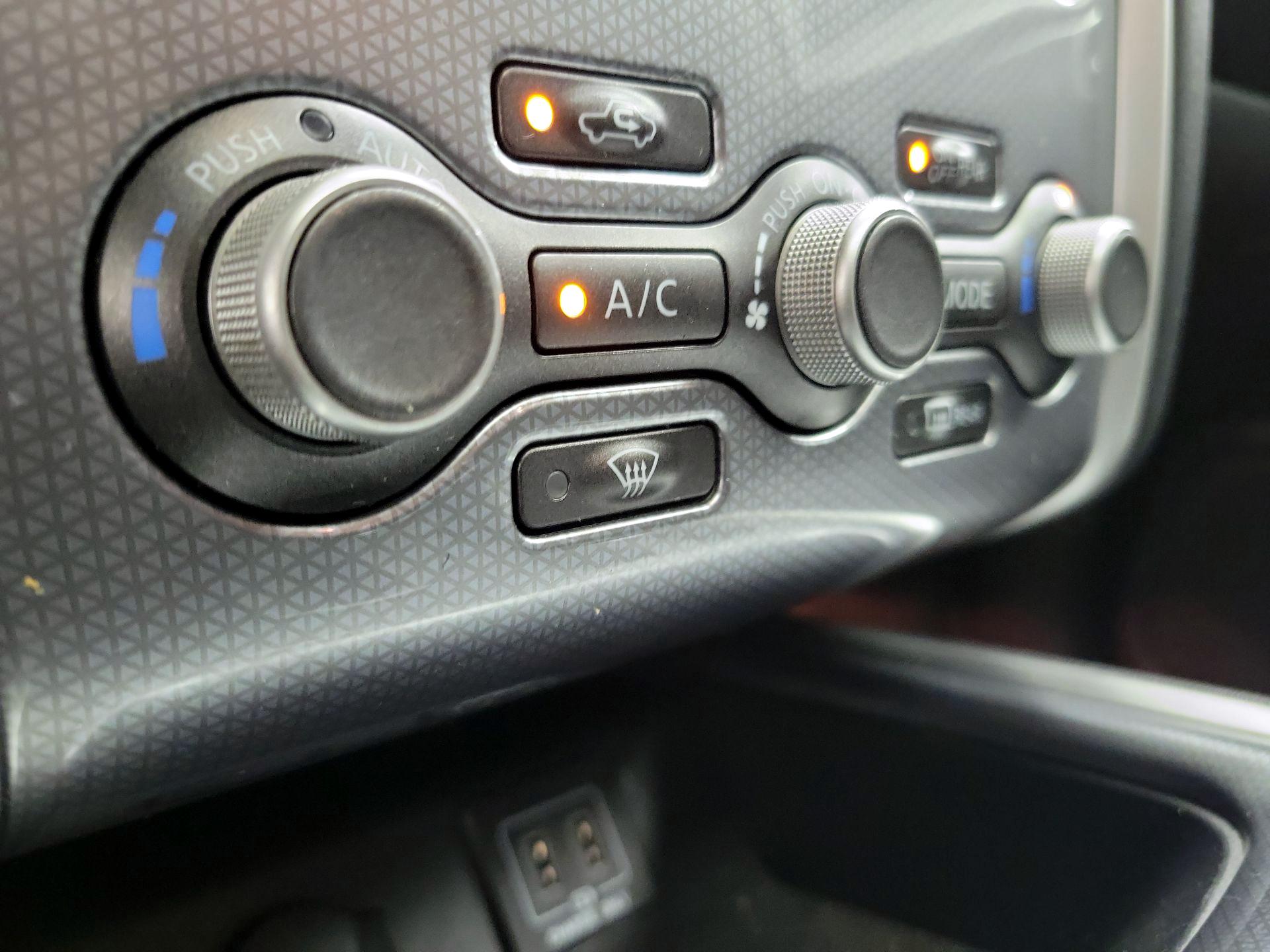 Thumbnail: 2018 Nissan Pathfinder - 17