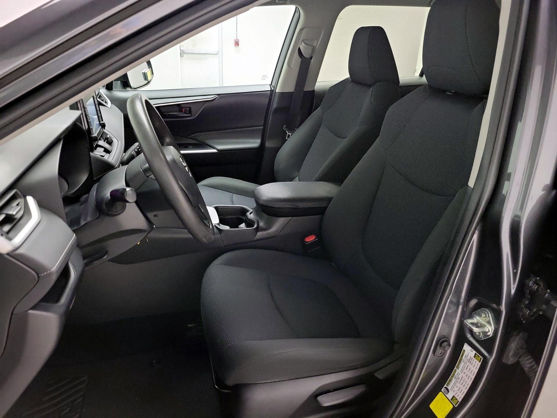 Thumbnail: 2021 Toyota RAV4 - 11