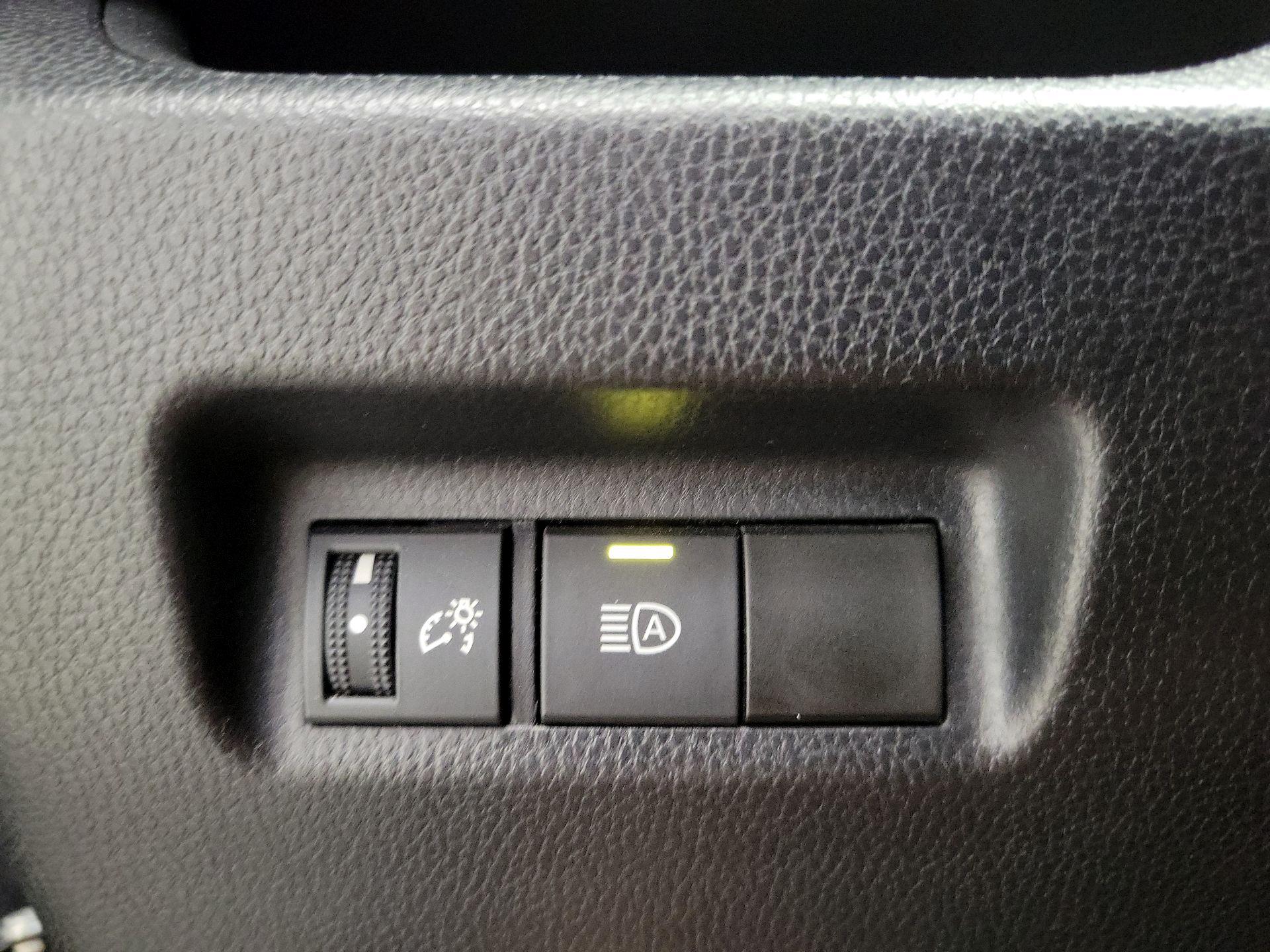 Thumbnail: 2021 Toyota RAV4 - 13